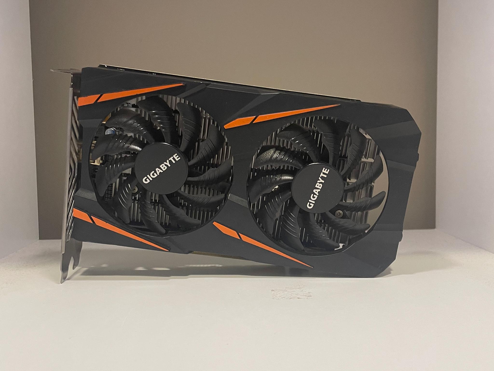 Sapphire pulse RX 5700xt 8gb and broken RX 550