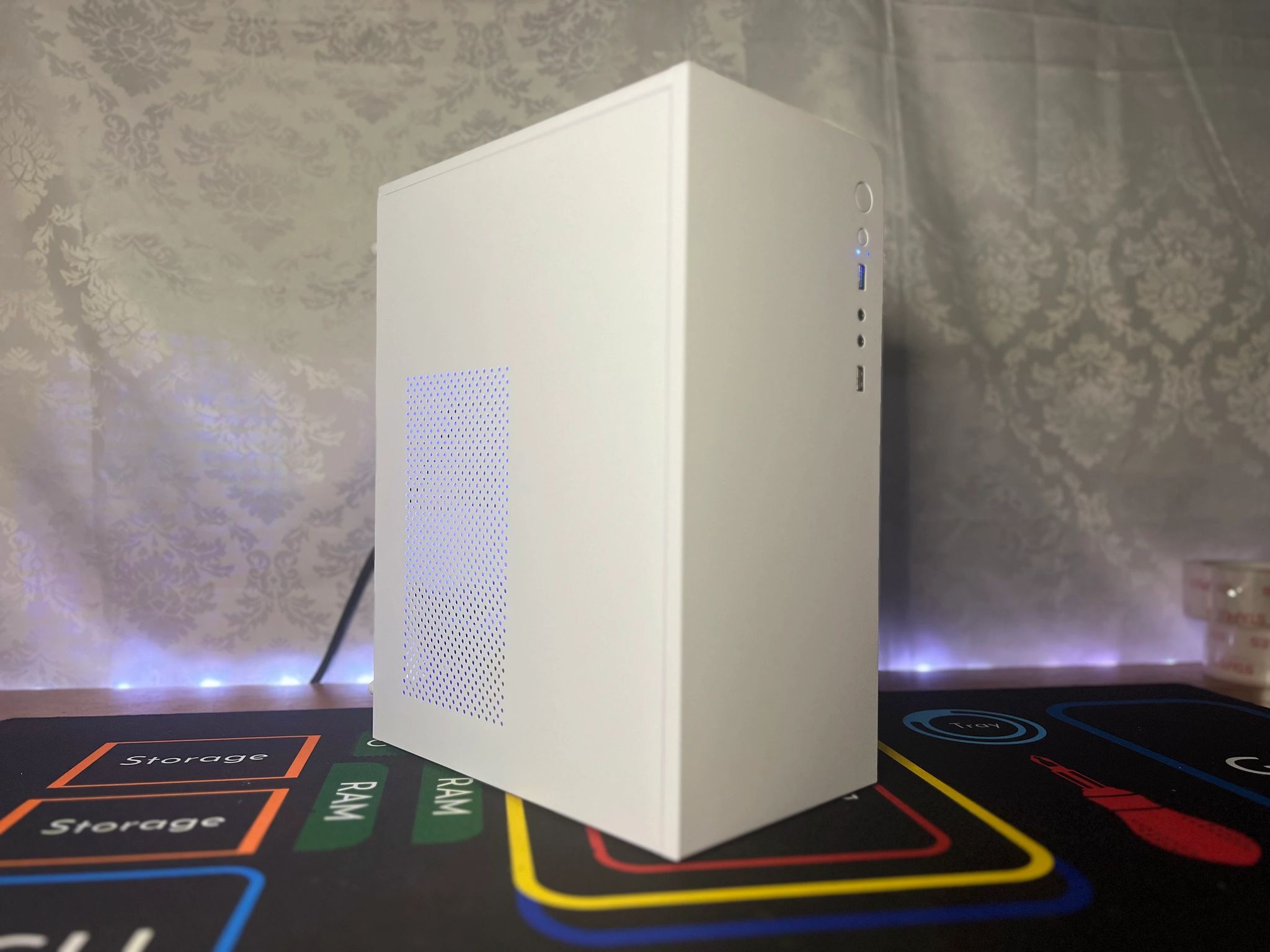 JR (White) -Entry-Level Gaming PC - 10 Core Intel CPU & RX 6600M
