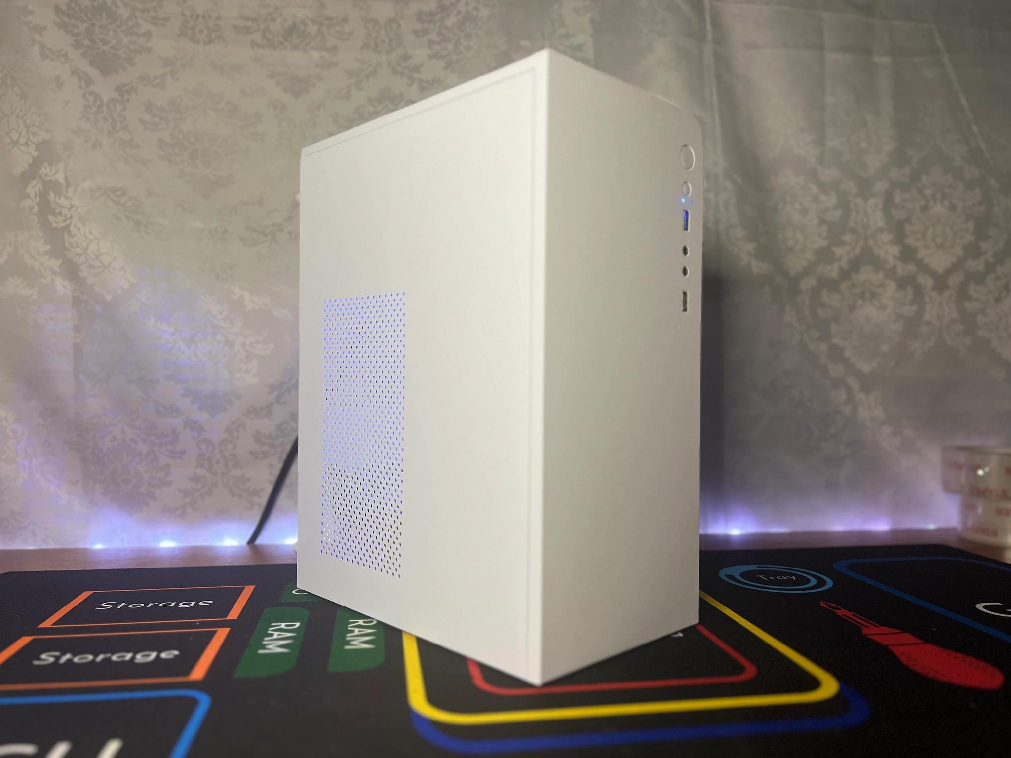 JR (White) -Entry-Level Gaming PC - 10 Core Intel CPU & RX 6600M