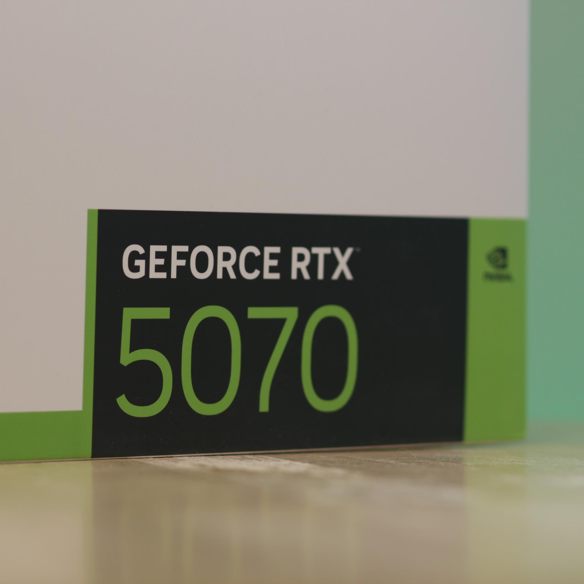 GIGABYTE GeForce RTX 5070 AERO OC 12G