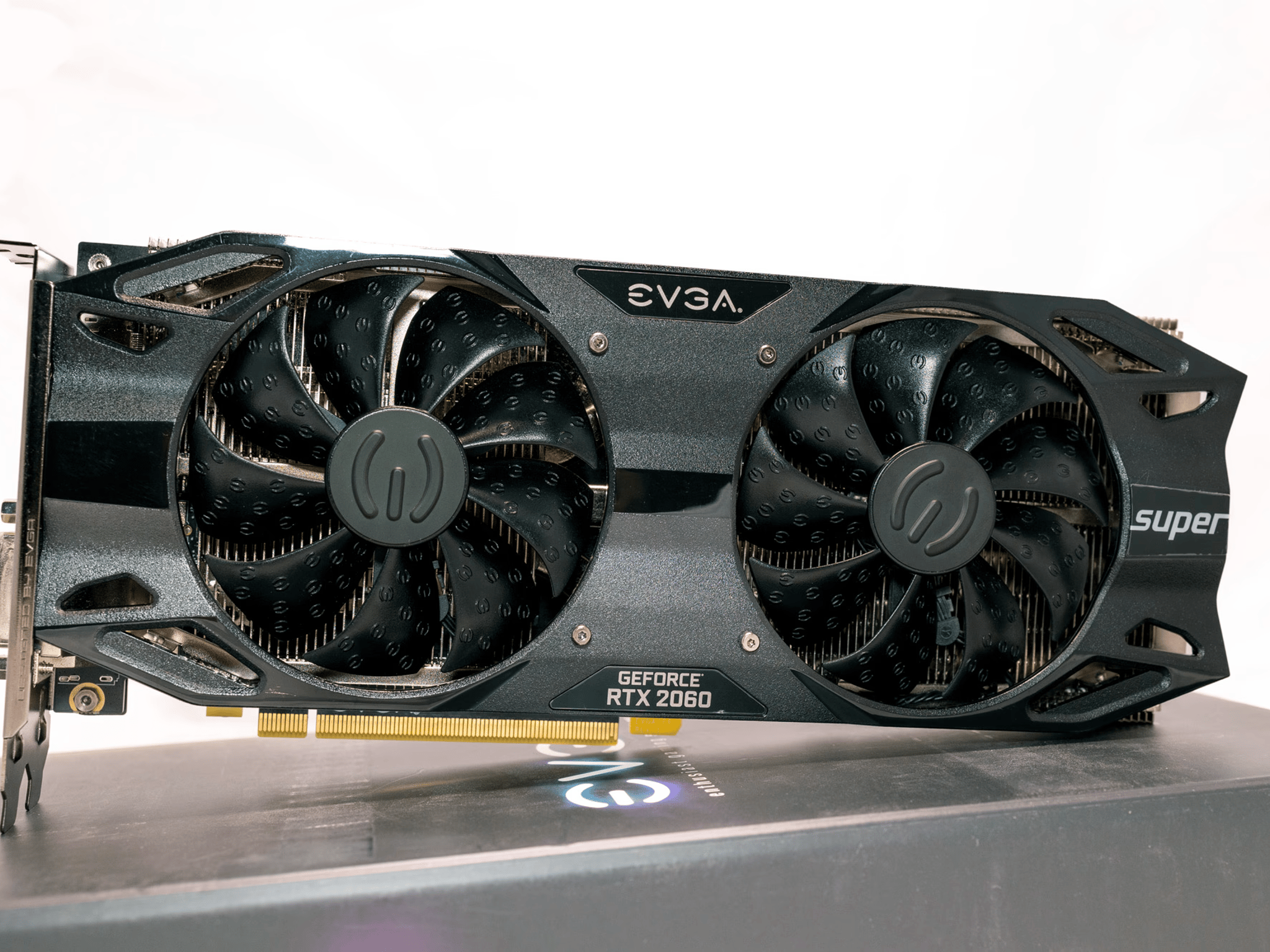 EVGA GeForce RTX 2060 SUPER 8 GB SC ULTRA GAMING