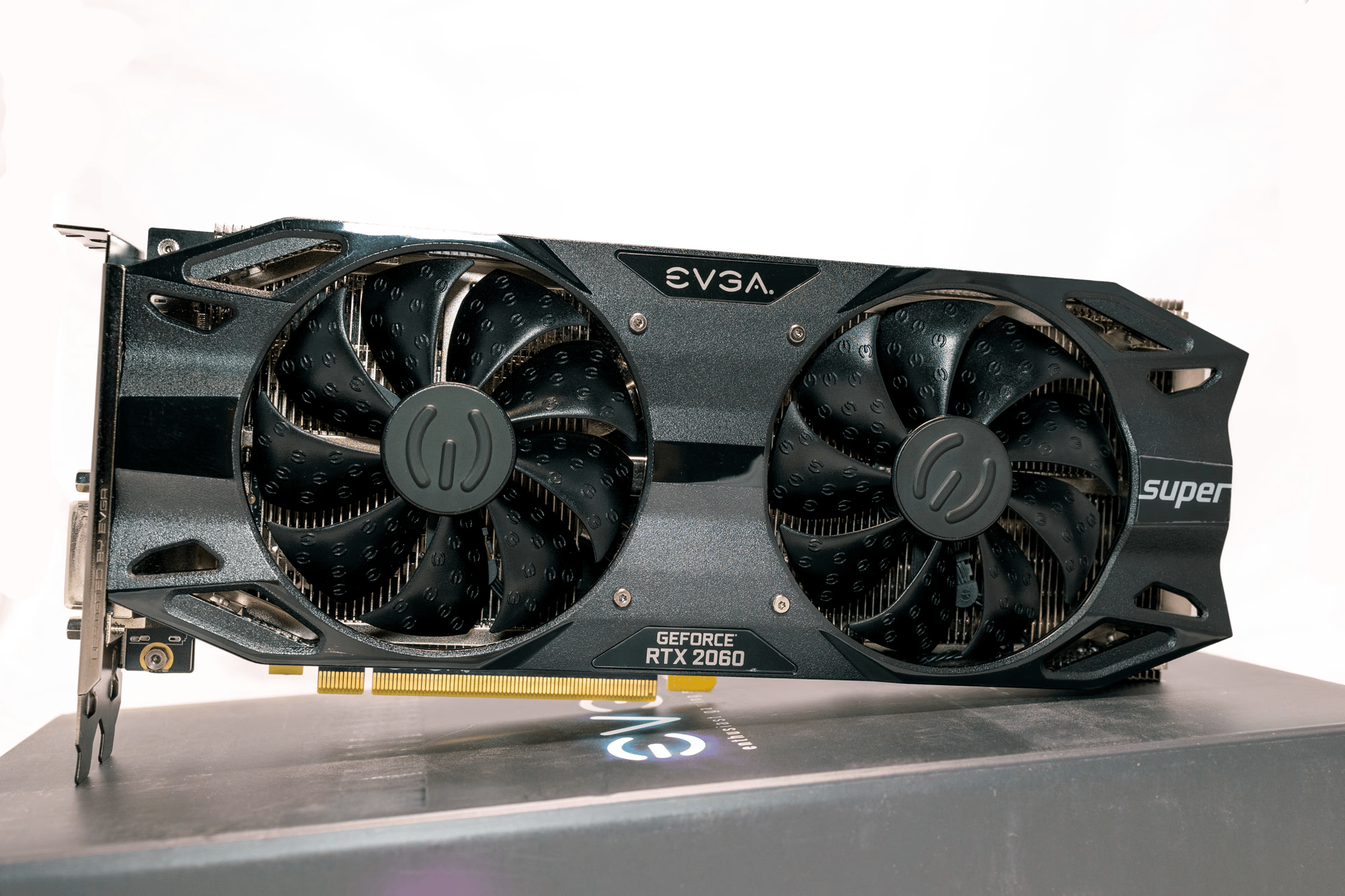 EVGA GeForce RTX 2060 SUPER 8 GB SC ULTRA GAMING