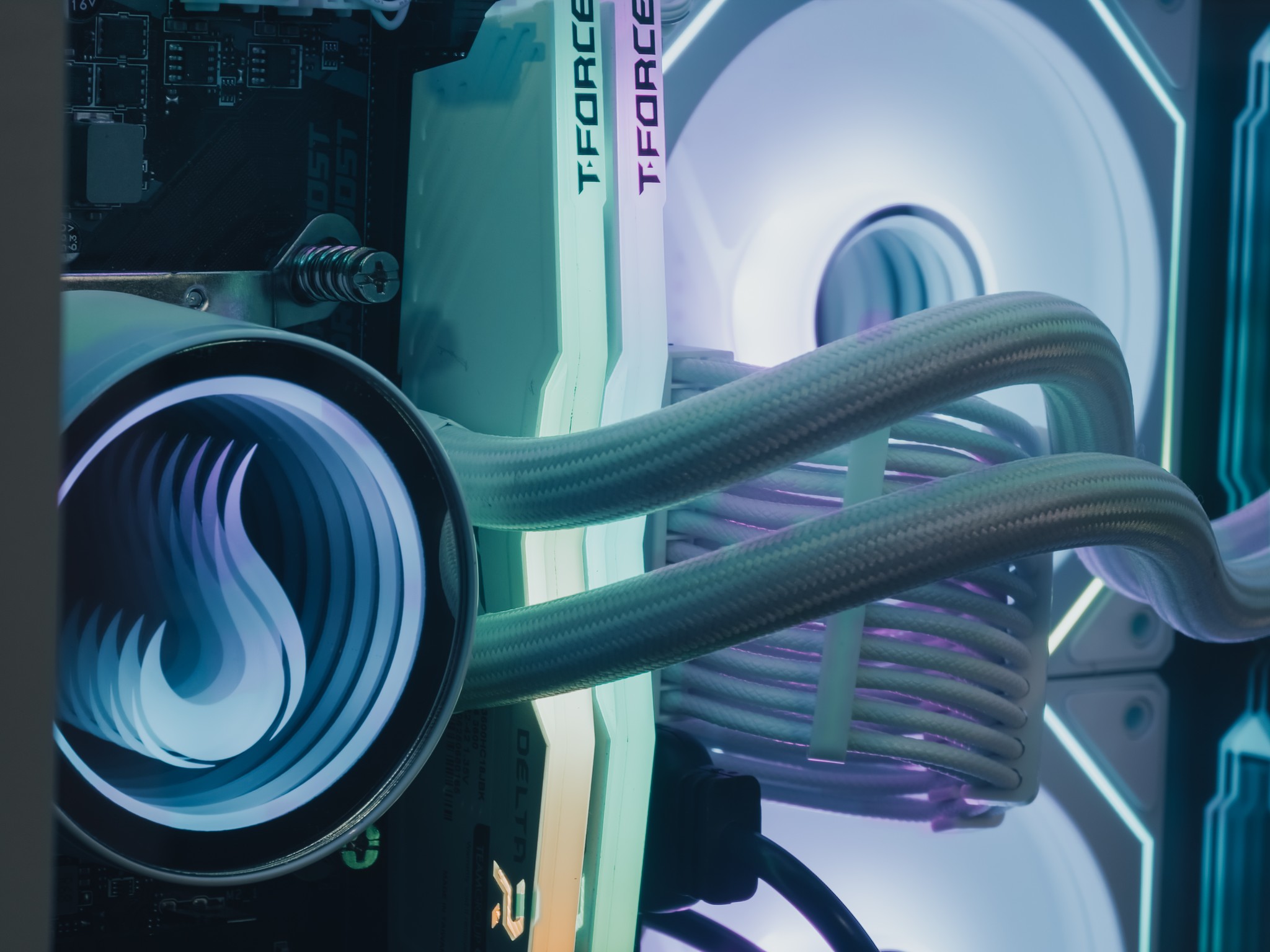 🤍 White RGB Gaming PC – RTX 5060 | i5-10400F | 16GB DDR4 | 512GB NVMe 🤍