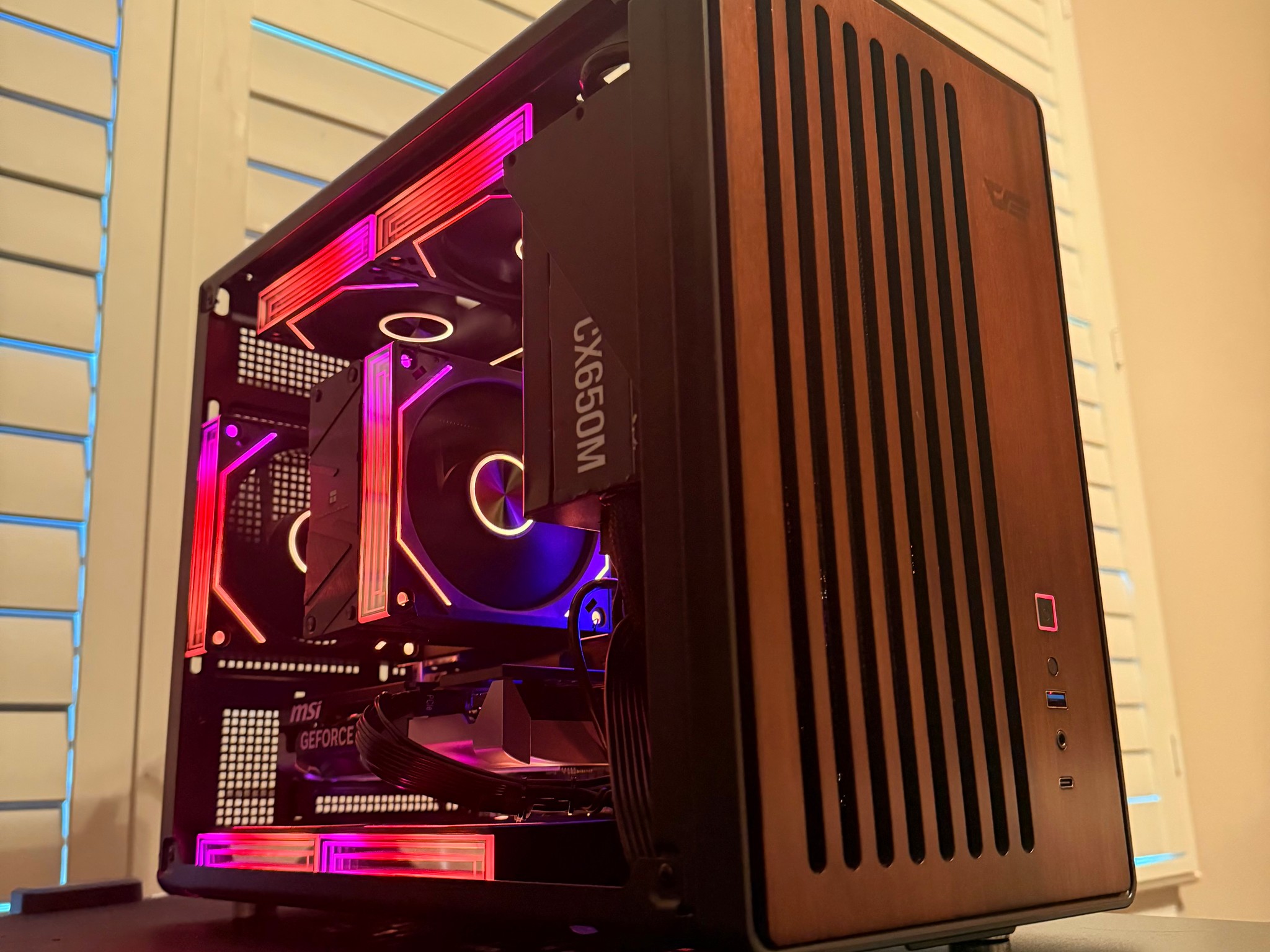 Portable Mini Gaming PC — RTX 5060 | Ryzen 5 7600X | 16GB DDR5 | 1TB M.2 NVMe