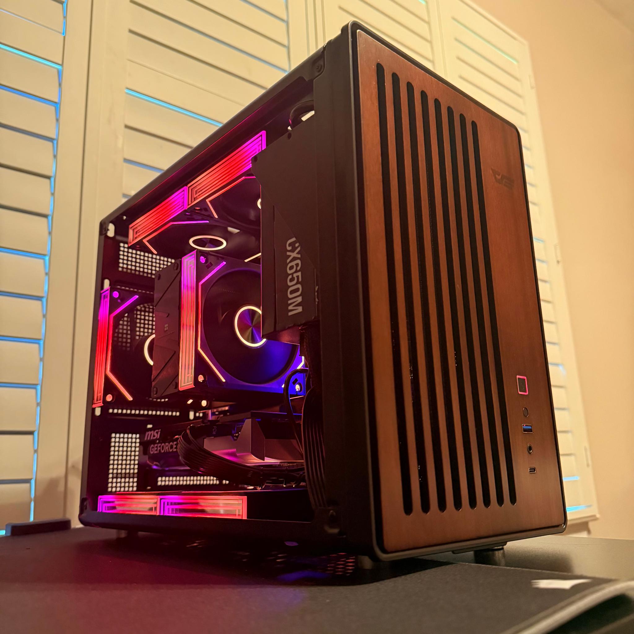Portable Mini Gaming PC — RTX 5060 | Ryzen 5 7600X | 16GB DDR5 | 1TB M.2 NVMe