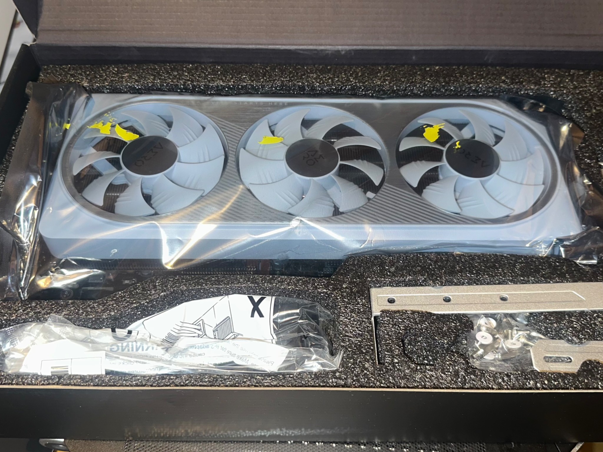 GIGABYTE Aero RTX 4070Ti Super