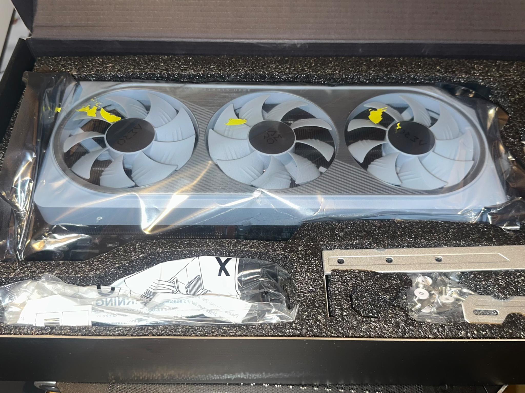 GIGABYTE Aero RTX 4070Ti Super