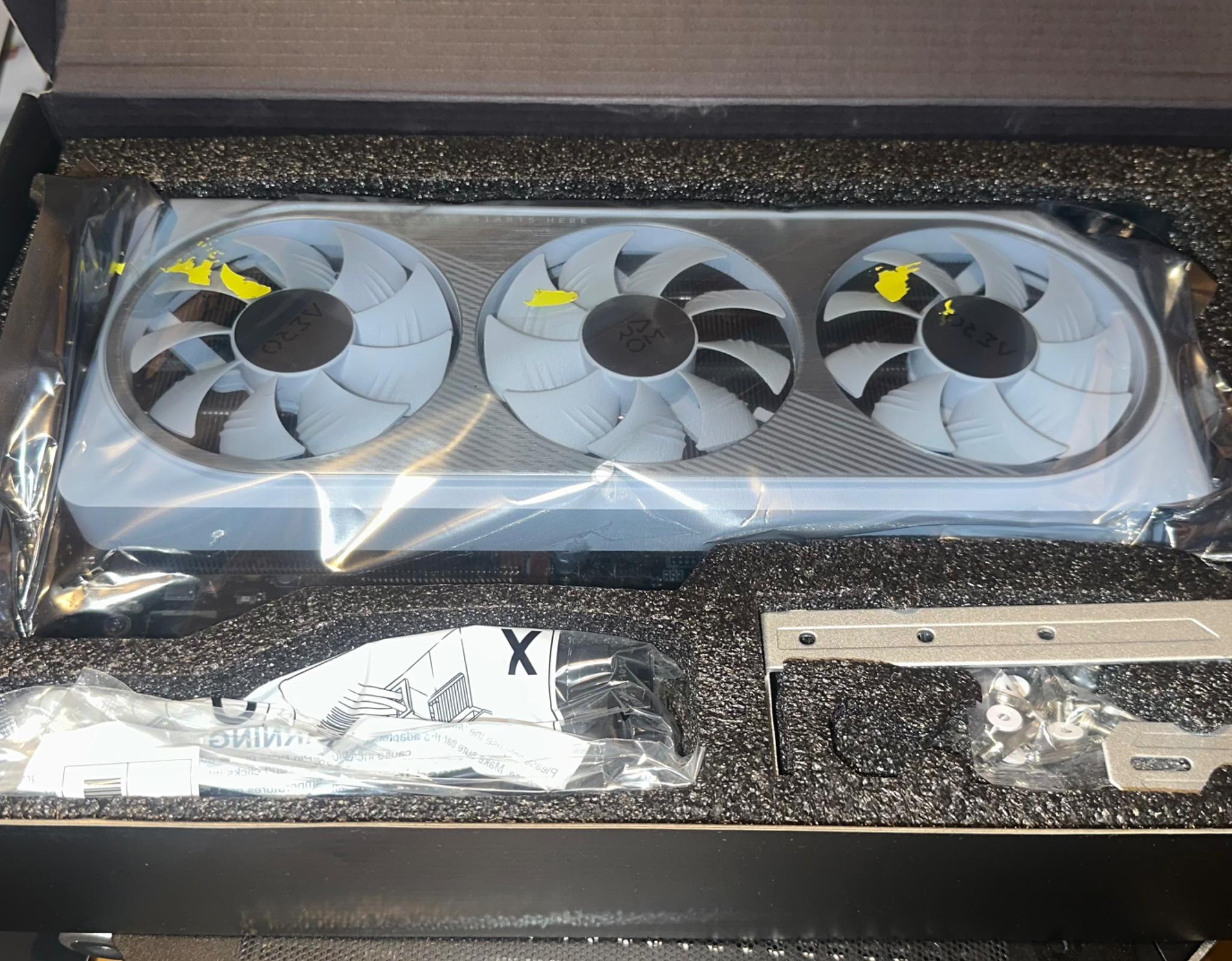 GIGABYTE Aero RTX 4070Ti Super