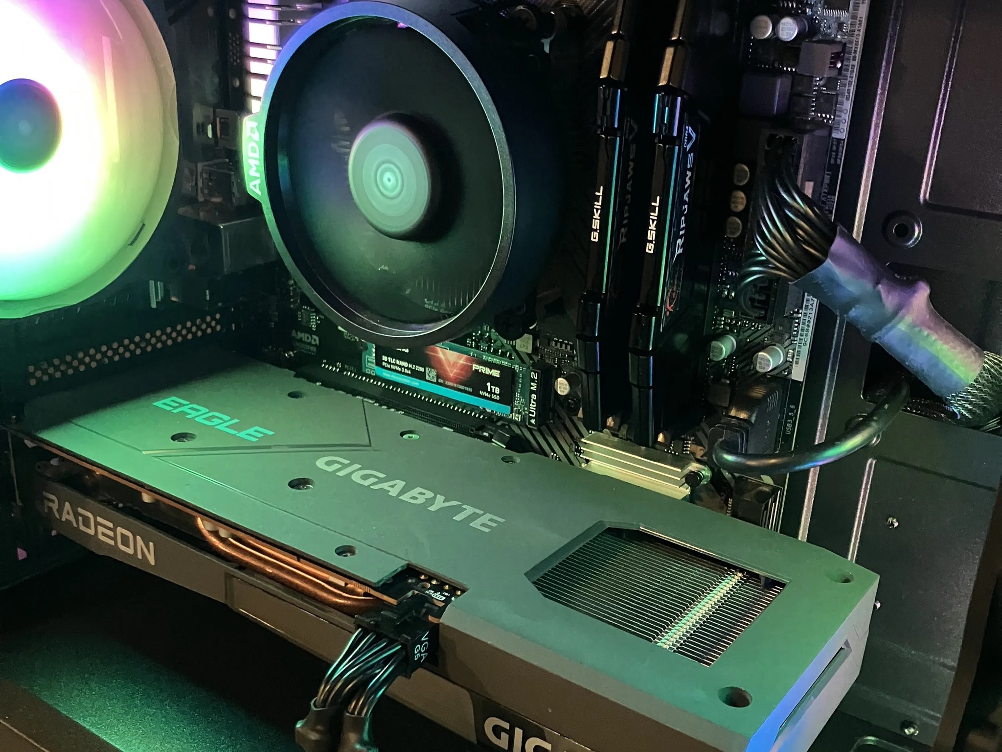 Ryzen 5 3600 and RX 6600xt Gaming PC
