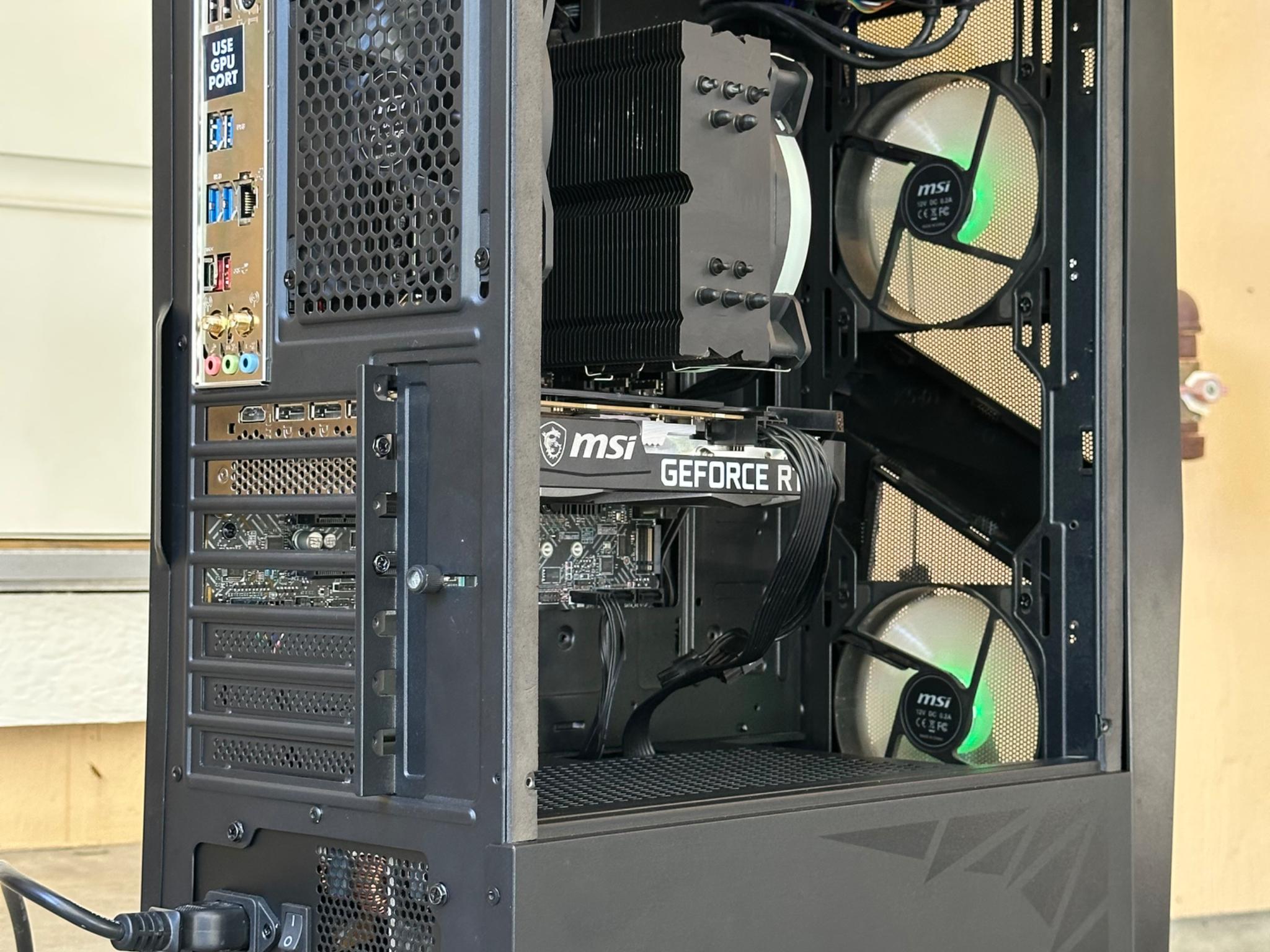 Gaming pc / RTX 3060 / i7-12700F / 32GB 3200MHz Ram / 3TB Storage / windows 11