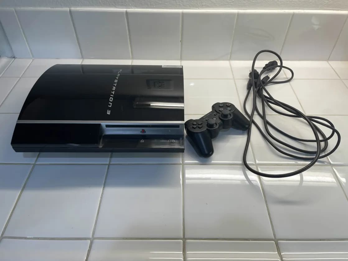 4.92 PS3 Fat / Controller and cables included