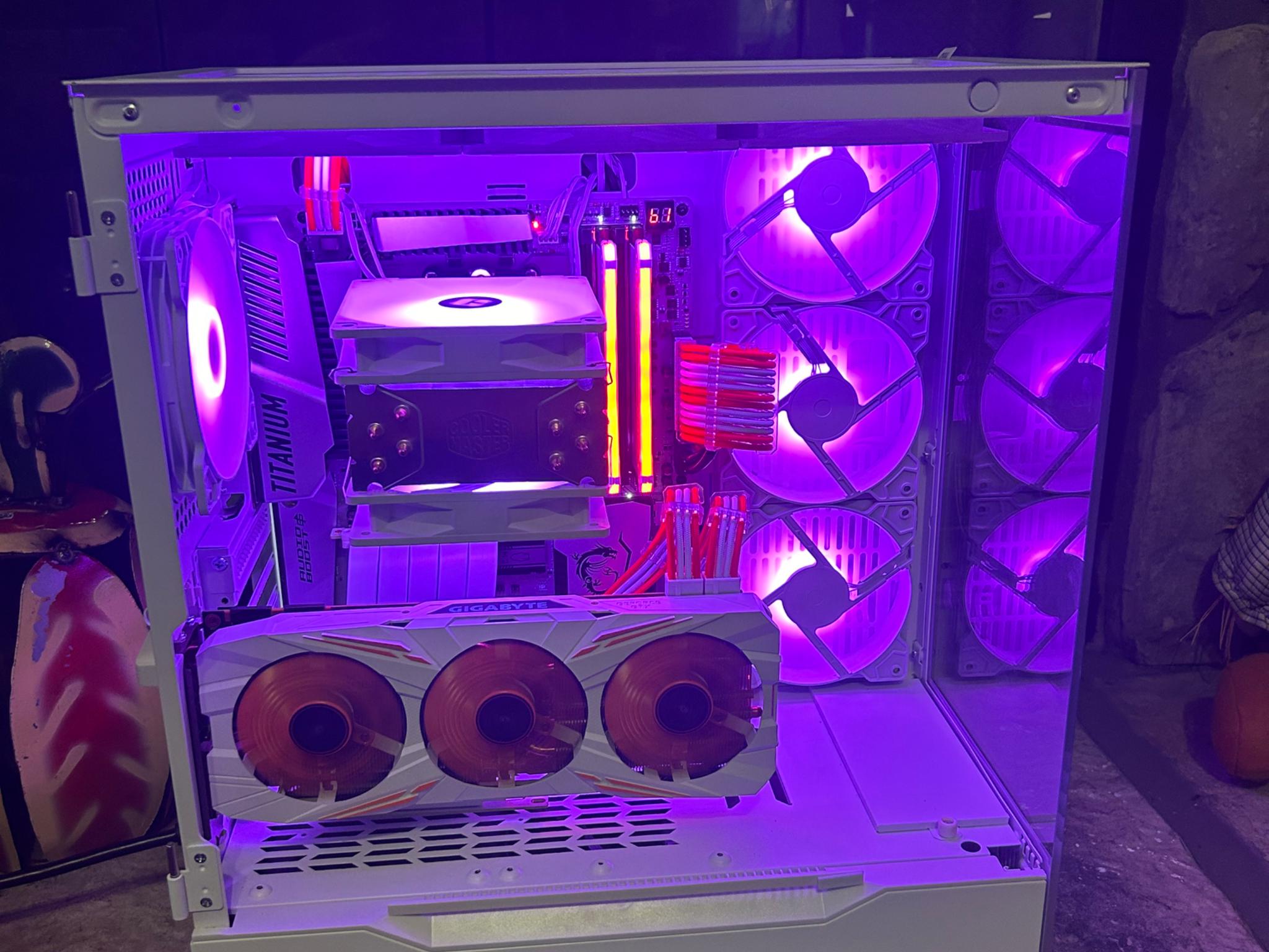 ALL WHITE! 1080 ti, 3500x, 16gb, 1TB ssd all white gaming pc
