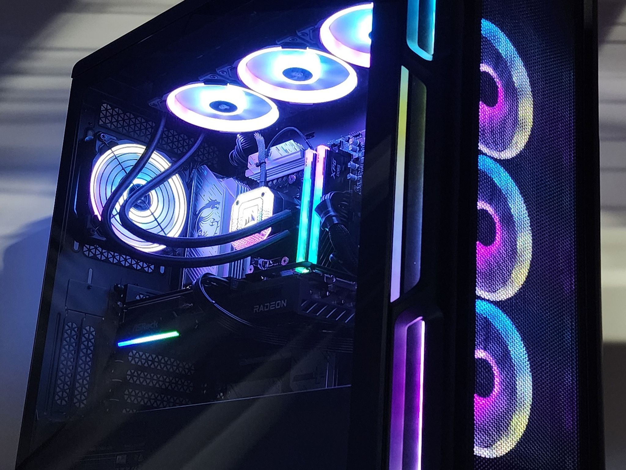 Gaming PC Ryzen 9 9950X 32GB RAM 2TB SSD RX 9070 16GB Windows 11 Computer