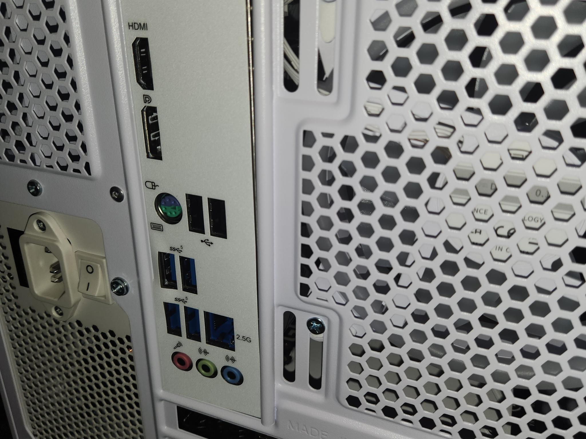 ALL WHITE Ryzen 9/ RTX GAMING and STREAMING PC WITH CUSTOM WHITE RTX 3080!