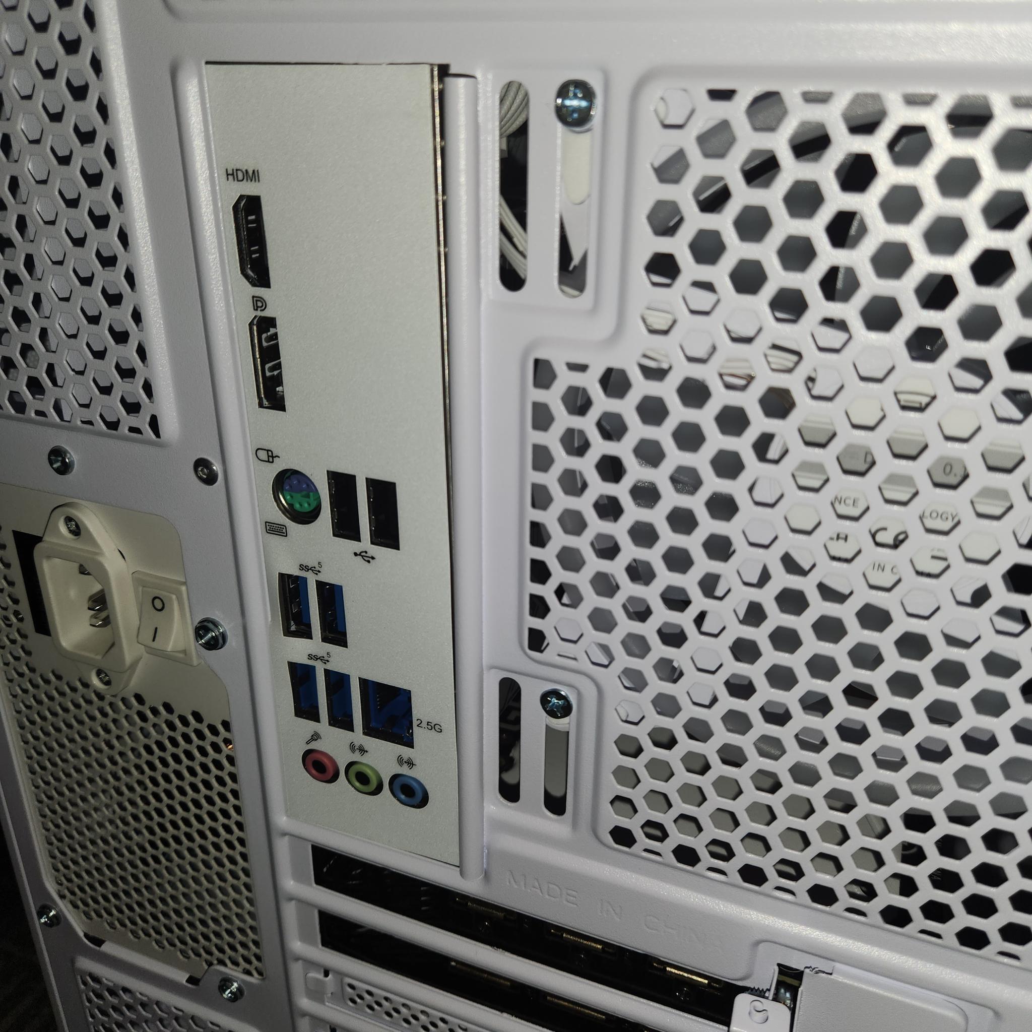ALL WHITE Ryzen 9/ RTX GAMING and STREAMING PC WITH CUSTOM WHITE RTX 3080!
