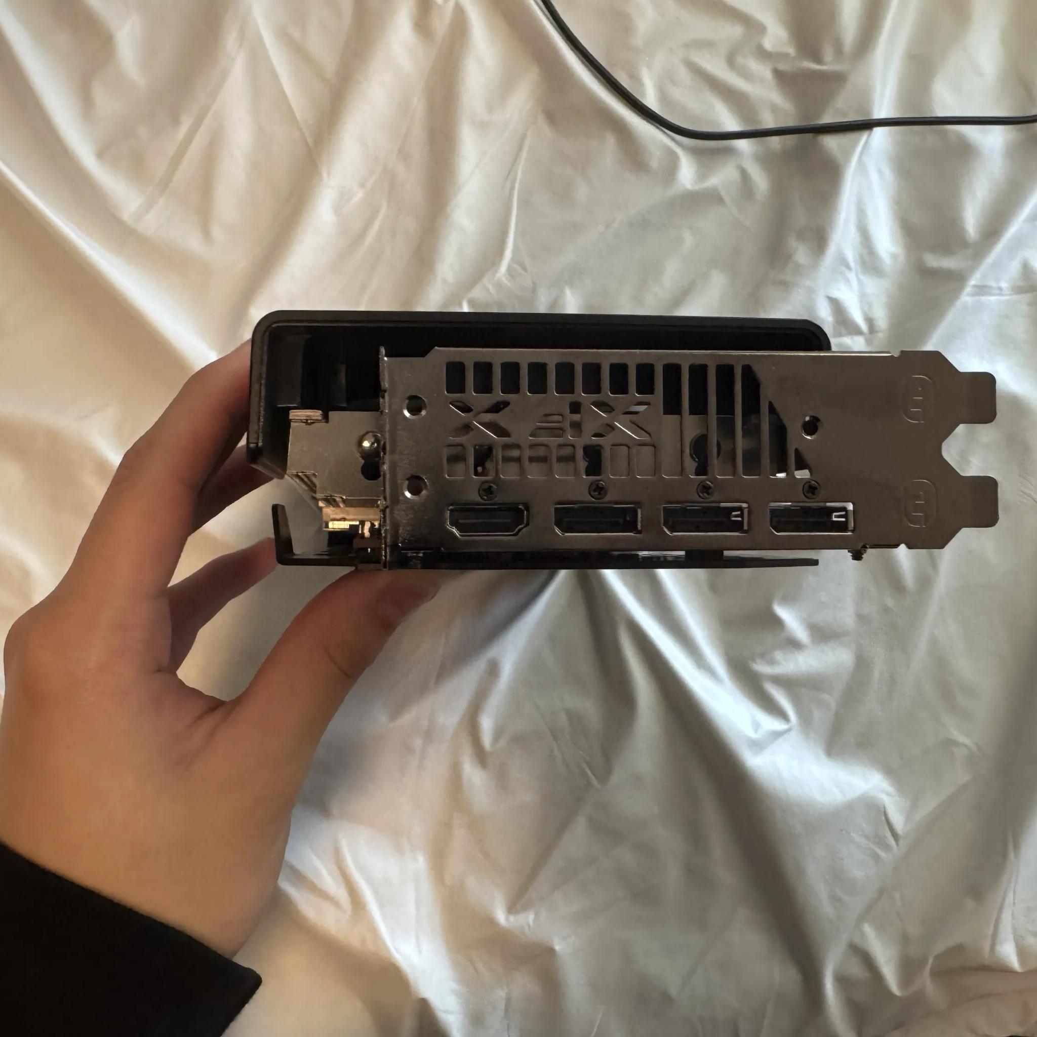 [Like NEW] XFX Speedster SWFT210 Radeon RX 7700XT 12GB GDDR6 HDMI 3xDP