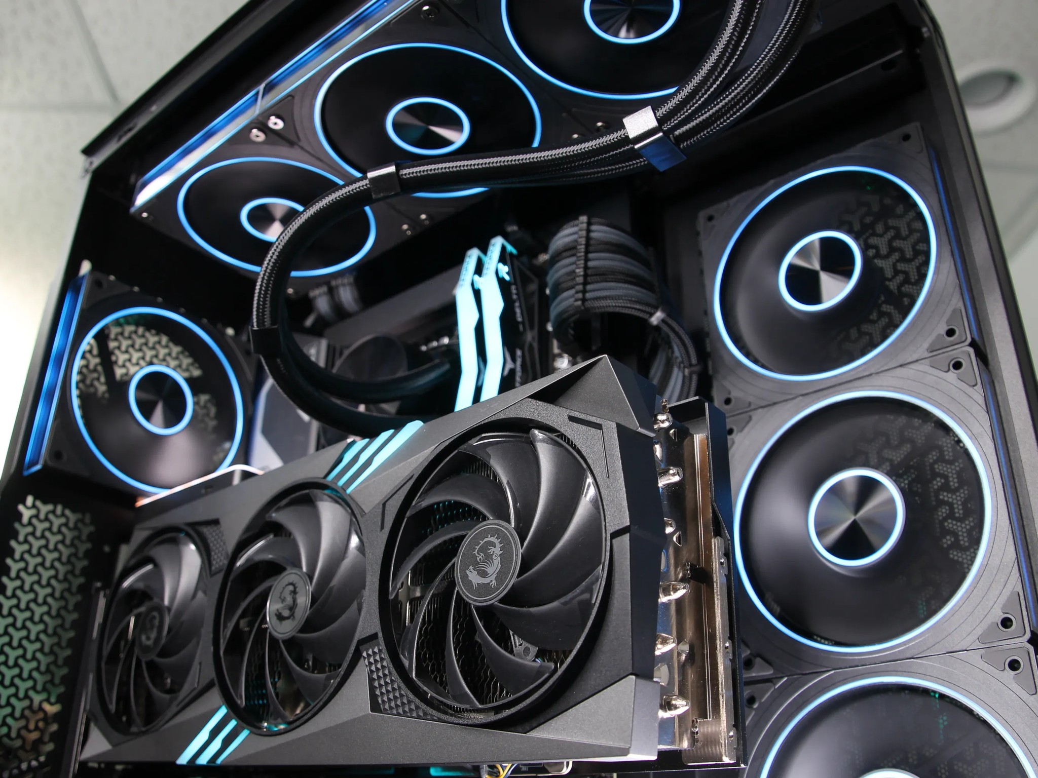 𝘼𝙇𝙋𝙃𝘼 // Core i9-12900K, RTX 4080 // High-End Gaming PC