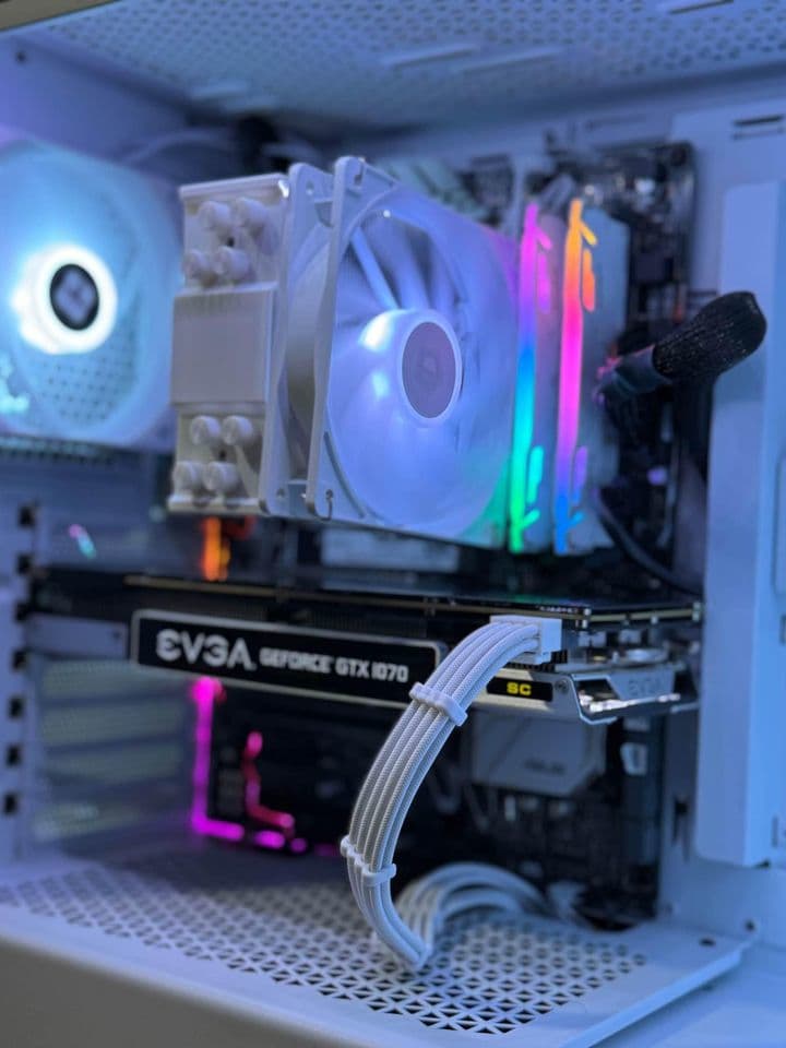 All white RGB Gaming PC - Ryzen 5 2600X - GTX 1070 - 32GB DDR4 - 512GB NvMe SSD