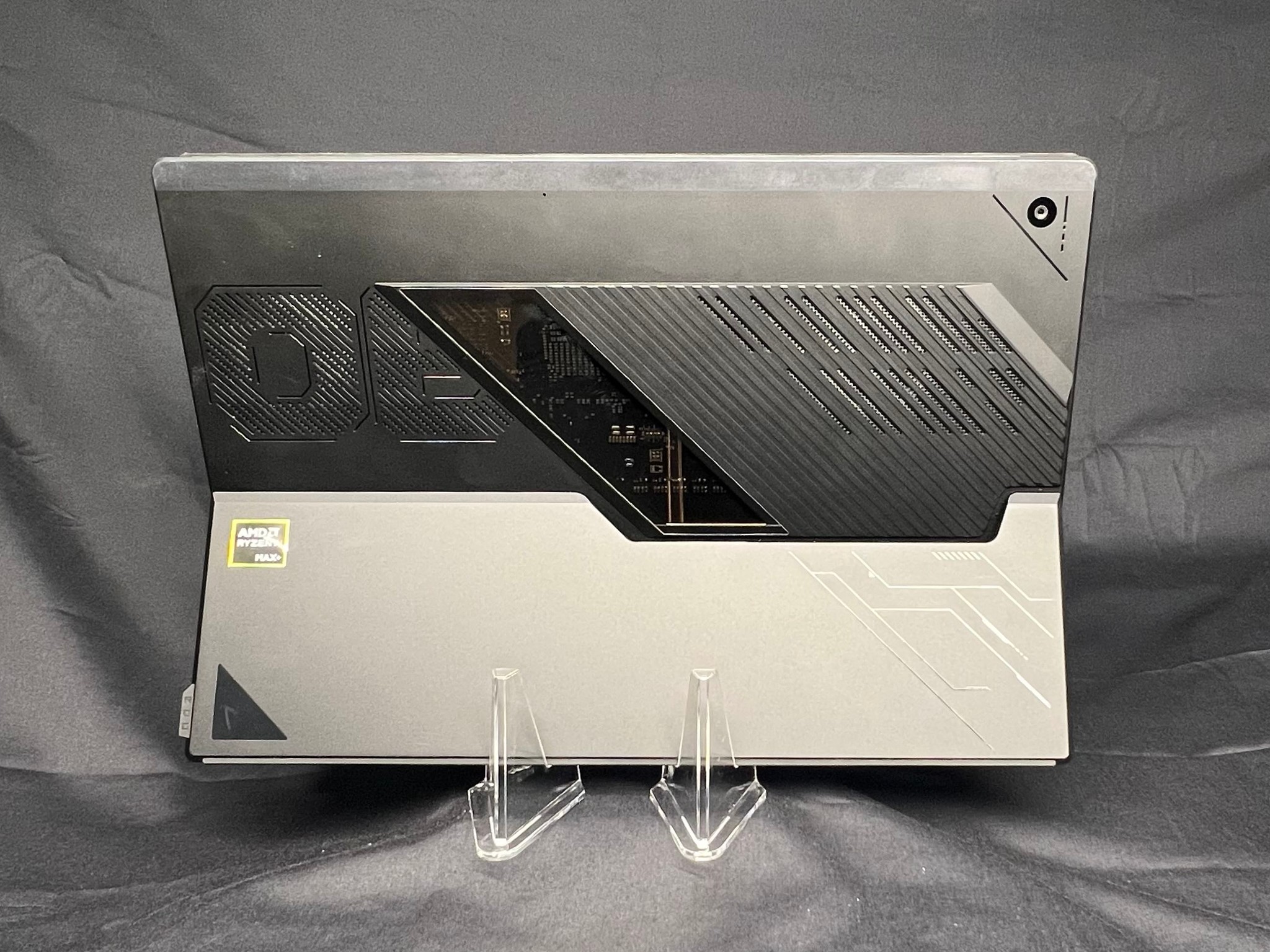 ASUS ROG Flow Z13 (GZ302EA-XS98) 2-in-1 gaming laptop/tablet