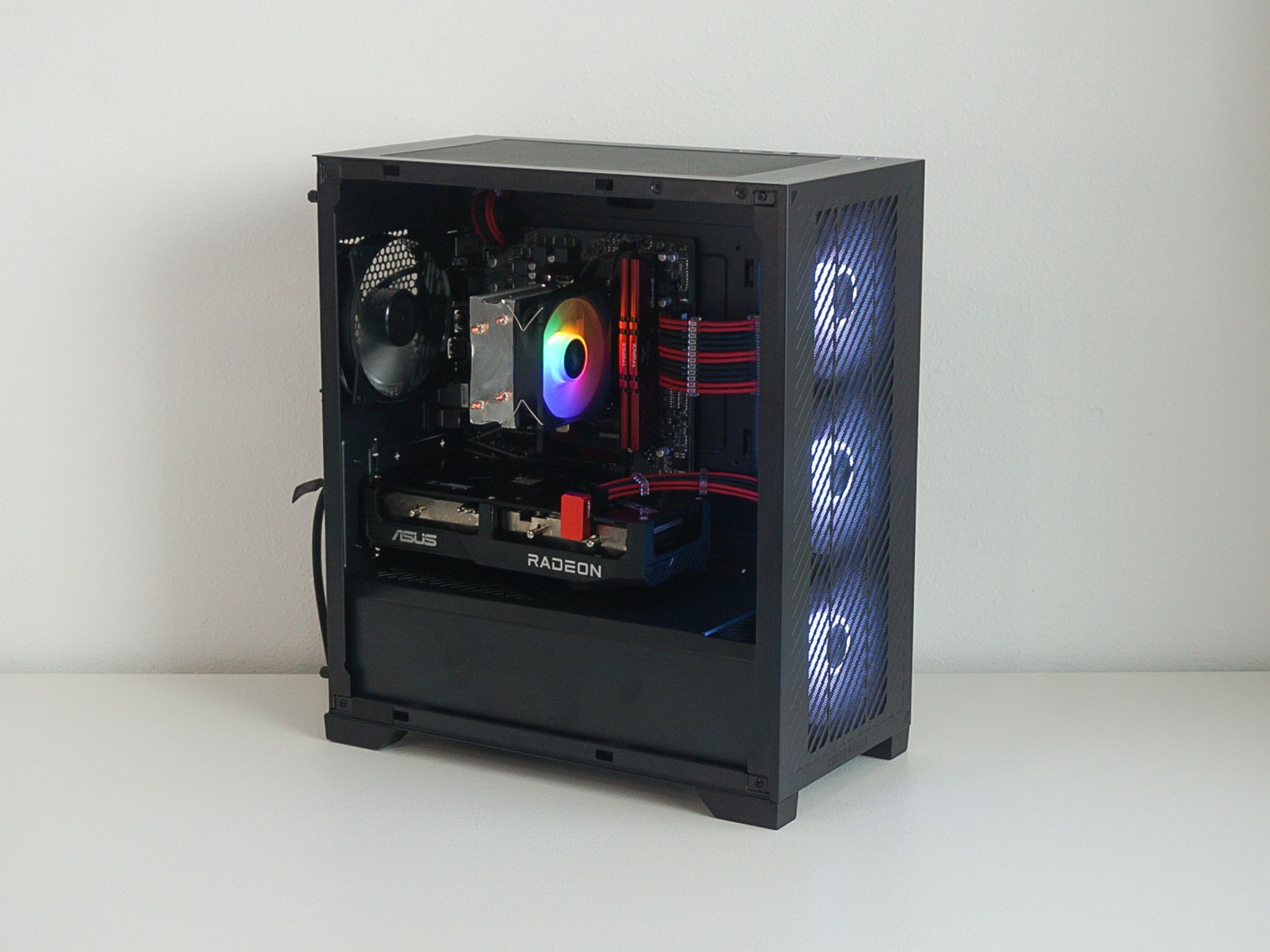 KOA - Ryzen 5 5600X / RX 7600 8GB / 16GB RAM / 1TB NVMe SSD - Gaming PC