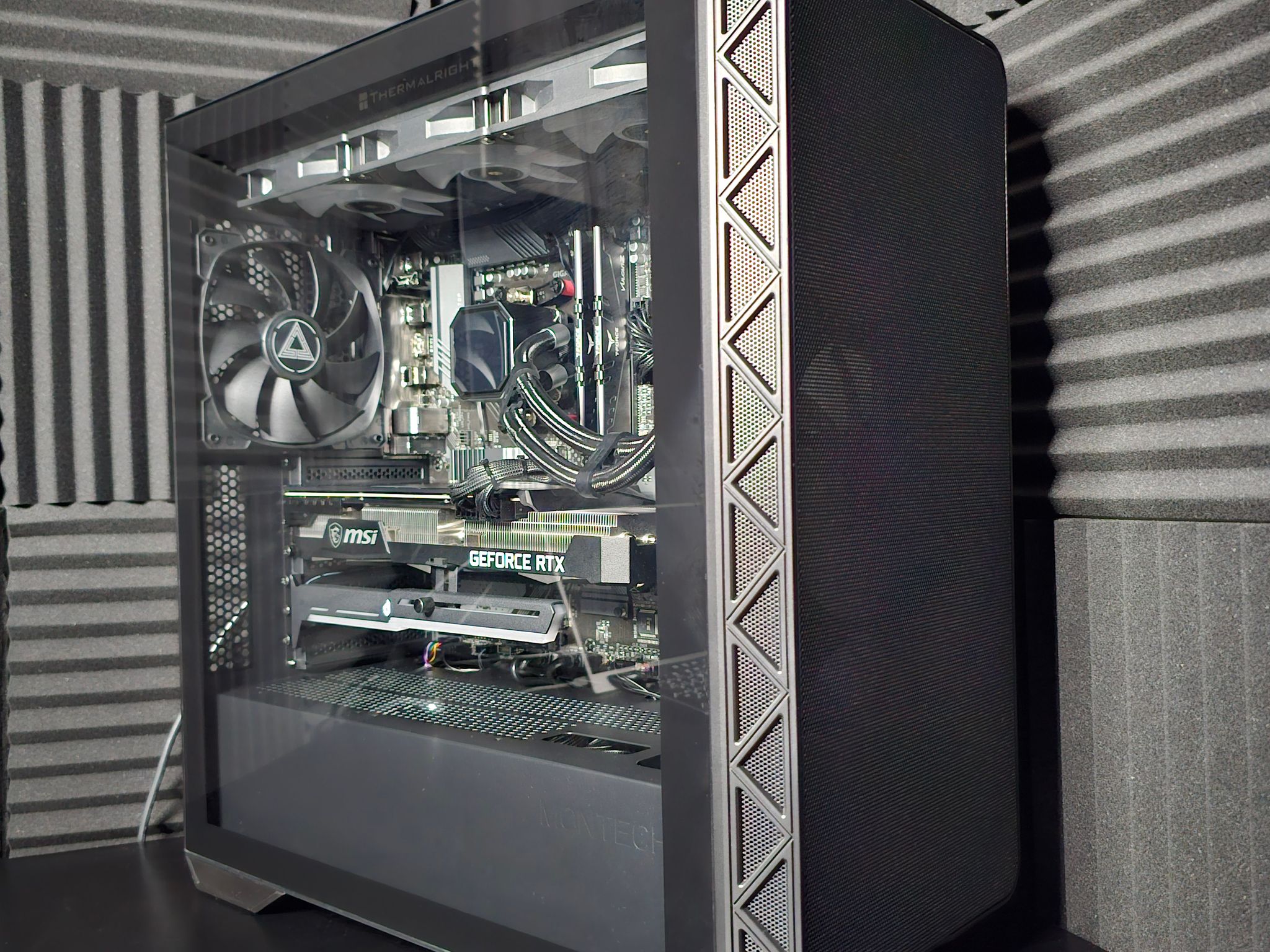 903 Lightup! Ryzen 7 3700X | RTX 3070 | 16GB DDR4 | 1TB SSD | Windows 11 | Gaming PC