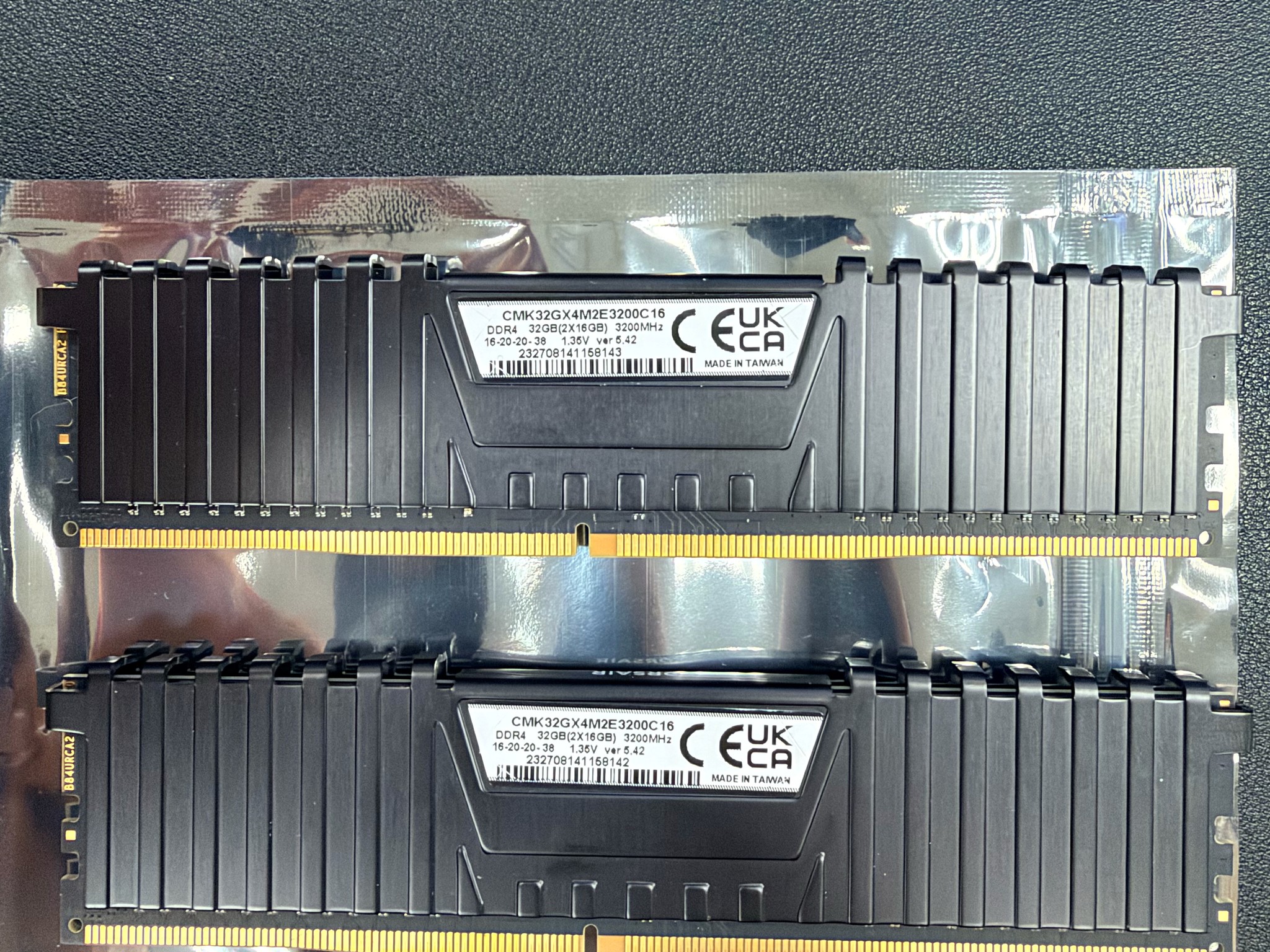 Corsair Vengeance LPX 32GB (2x16GB) DDR4-3200 C16 CMK32GX4M2E3200C16