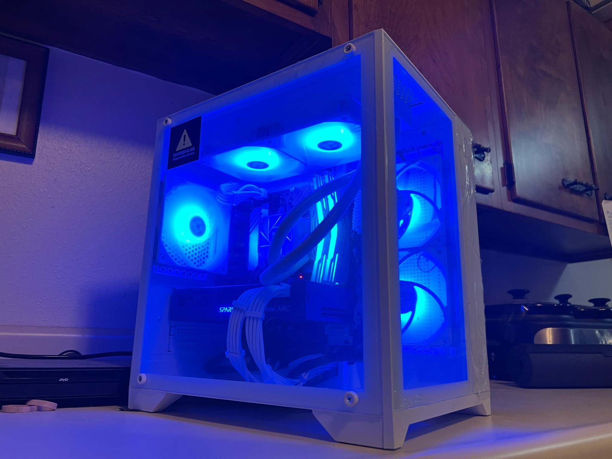 GLACIOUS(i5 10400f, Oloy Warhawk DDR4 16GB, Arc A580, Apevia Galaxy 650w 80+Gold, Thermalright AIO)
