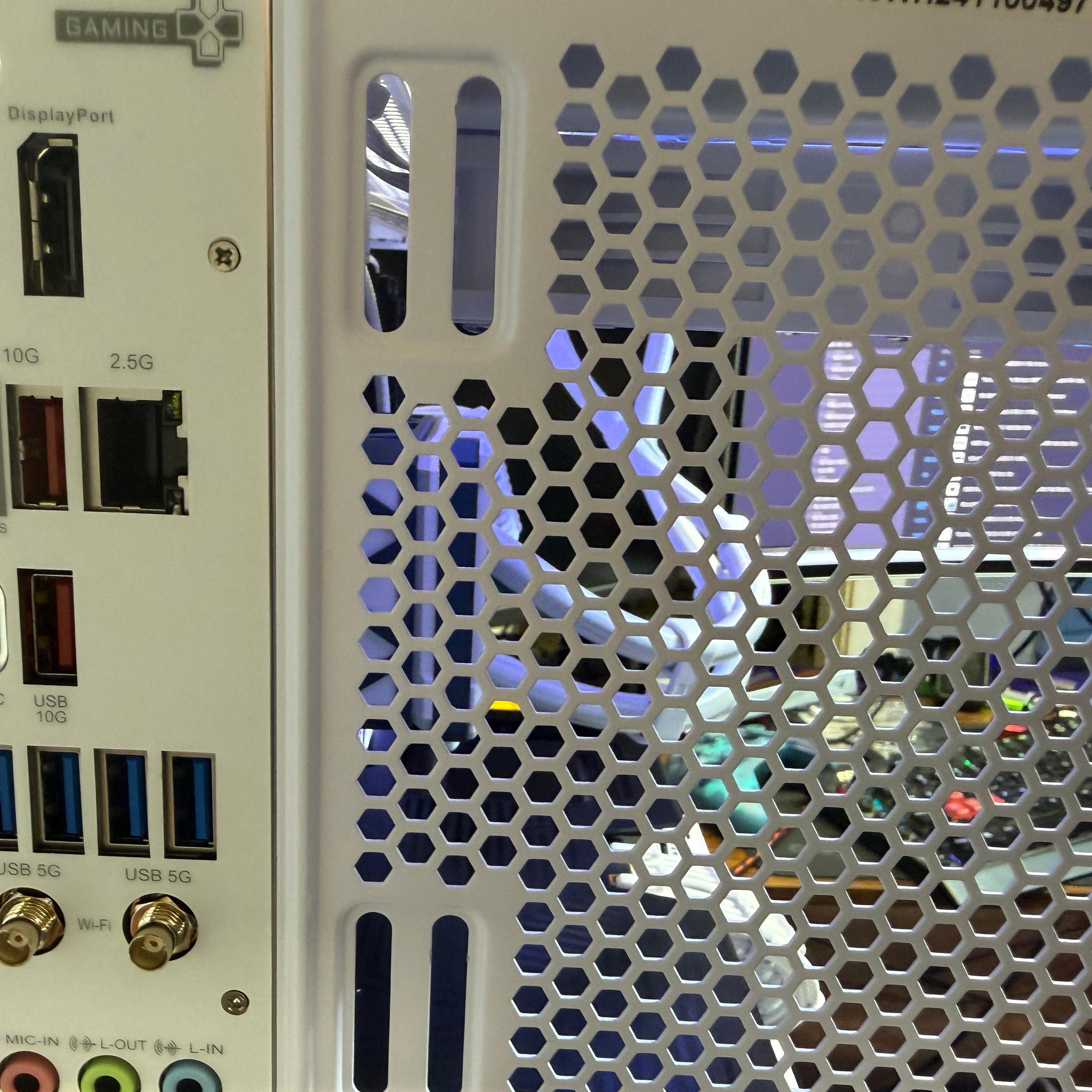 Radeon RX 9070 XT Custom Gaming PC - Ryzen 7 9800X3D, 32GB RAM