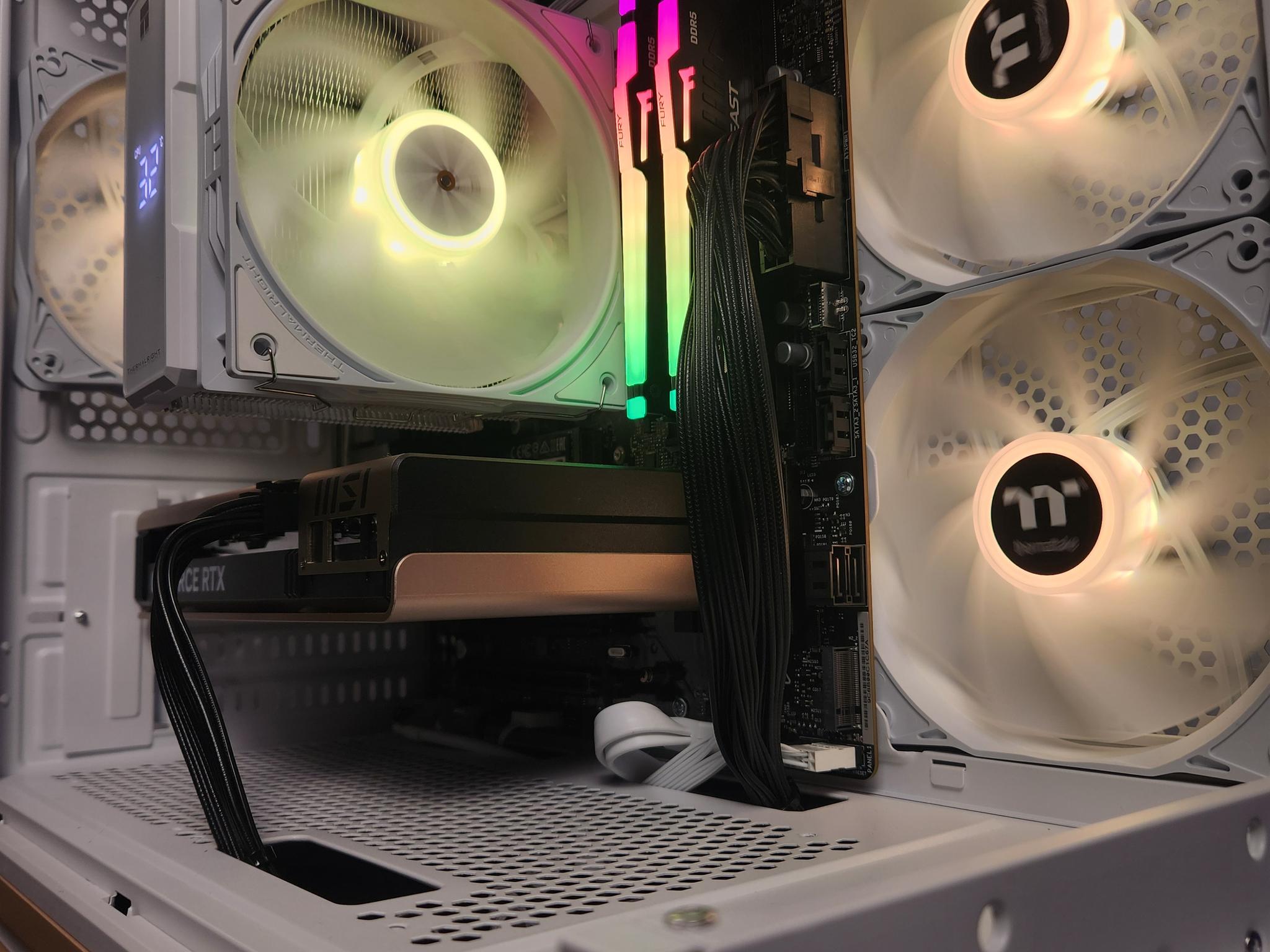 RTX 5060 | Ryzen 5 7500X3D | 16GB DDR5 | 1TB SSD | WIFI+BT | Windows 11 "Snowflake"