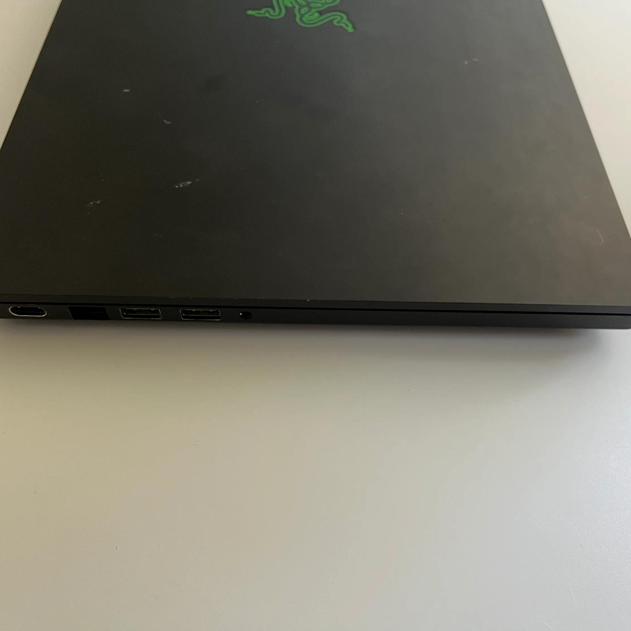 Razer Blade 15 (Mid-2019 Base Model), Core i7 9th Gen, GTX 1660 Ti, 16GB RAM, 1TB SSD + 1TB HDD