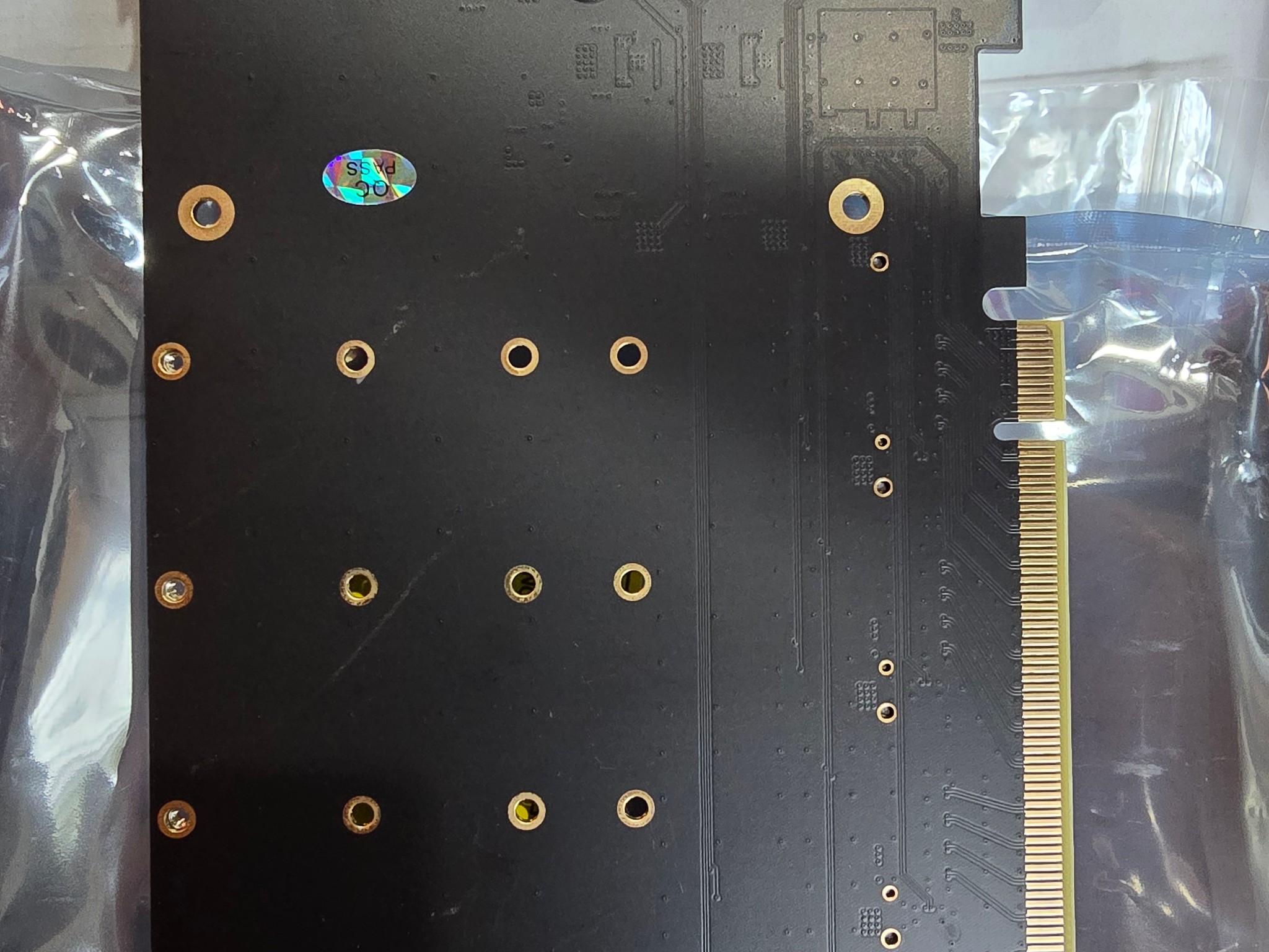 M.2 NVMe SSD to PCI-E x16 Host Controller Expansion Card 4 x 64Gbps M Key Hard Drive