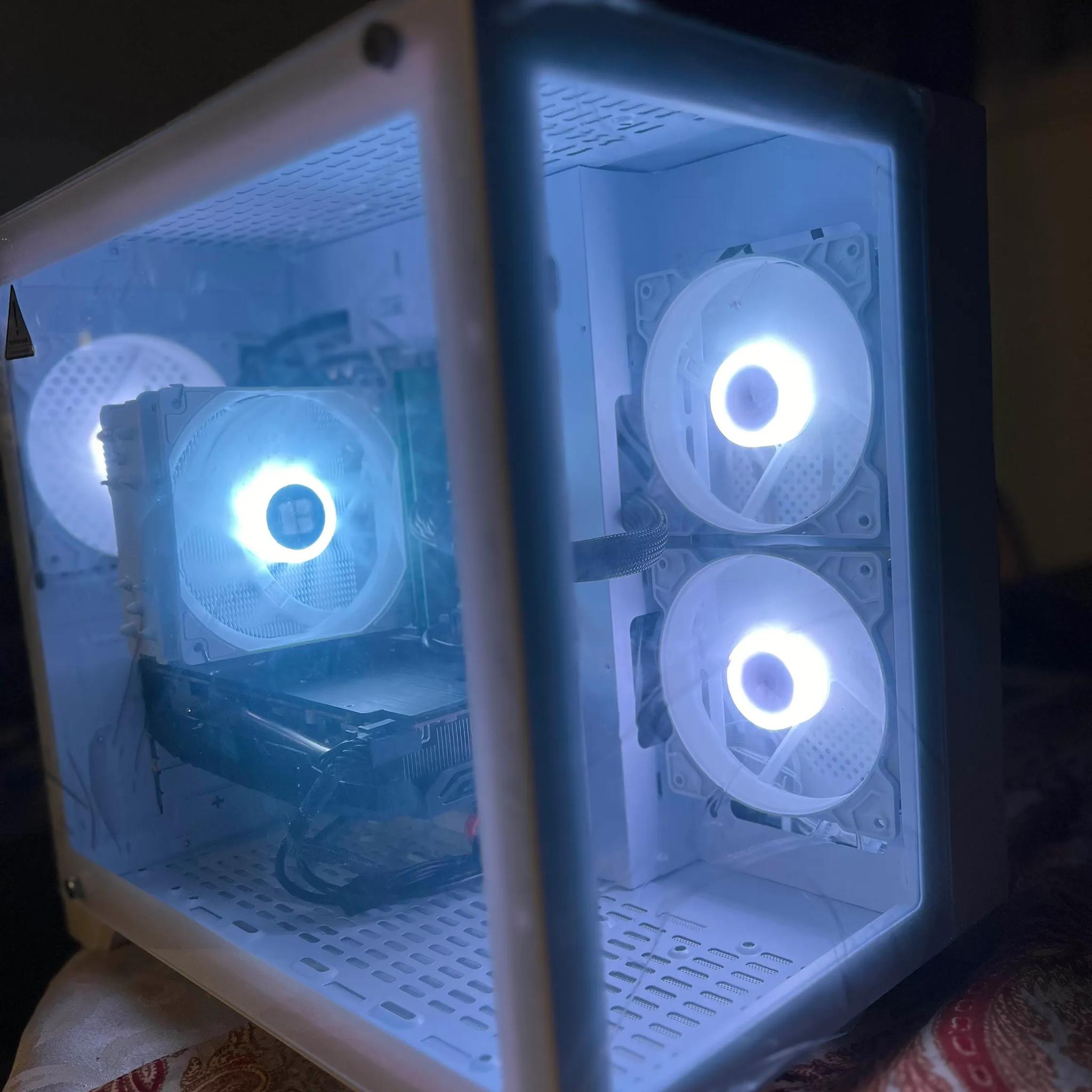 FrostByte Budget Gamer: RX 580 & i5 White Edition