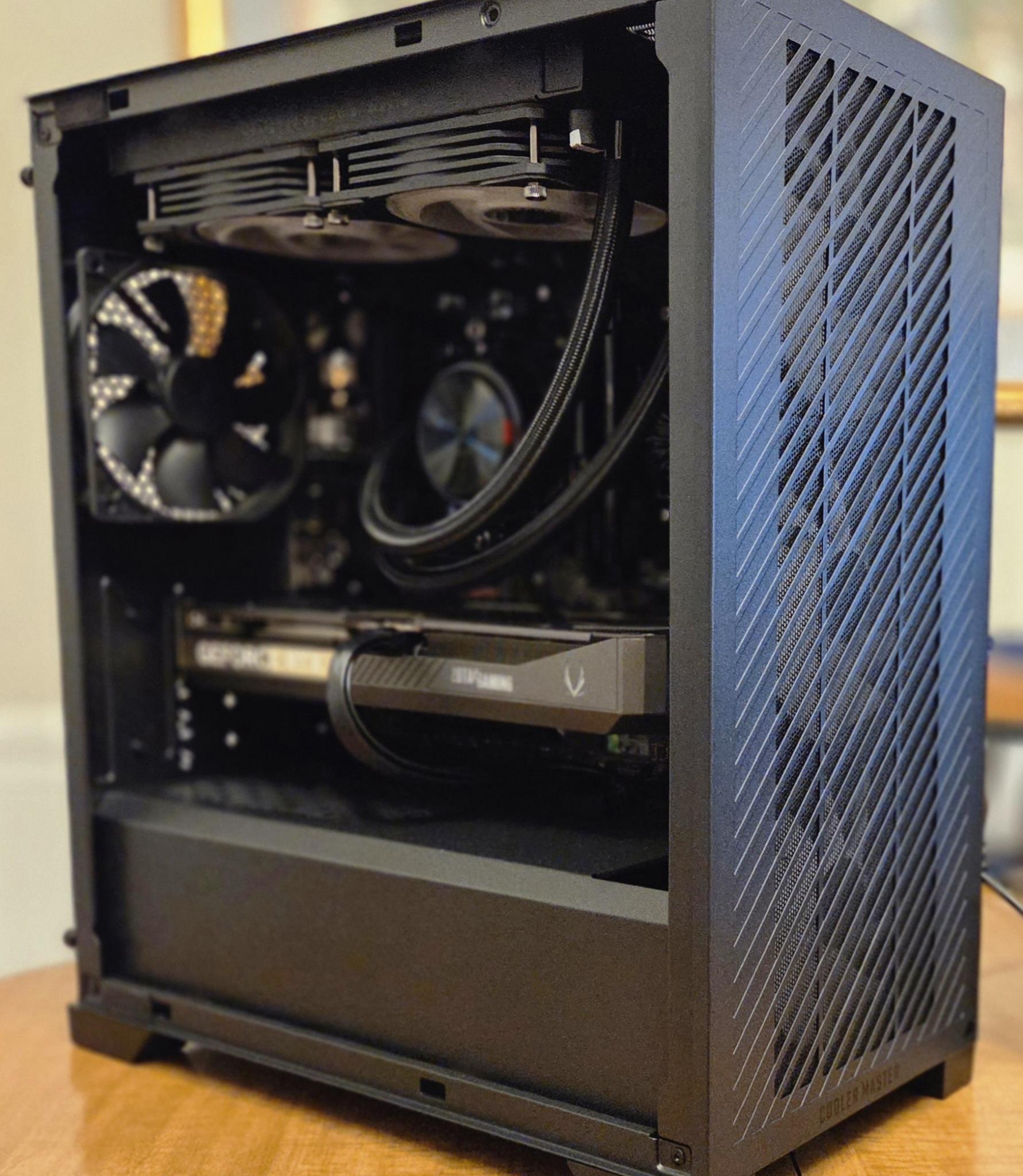 Cooler Master, ASRock, Zotac RTX 5070, Kingston 32GB 6000MHz