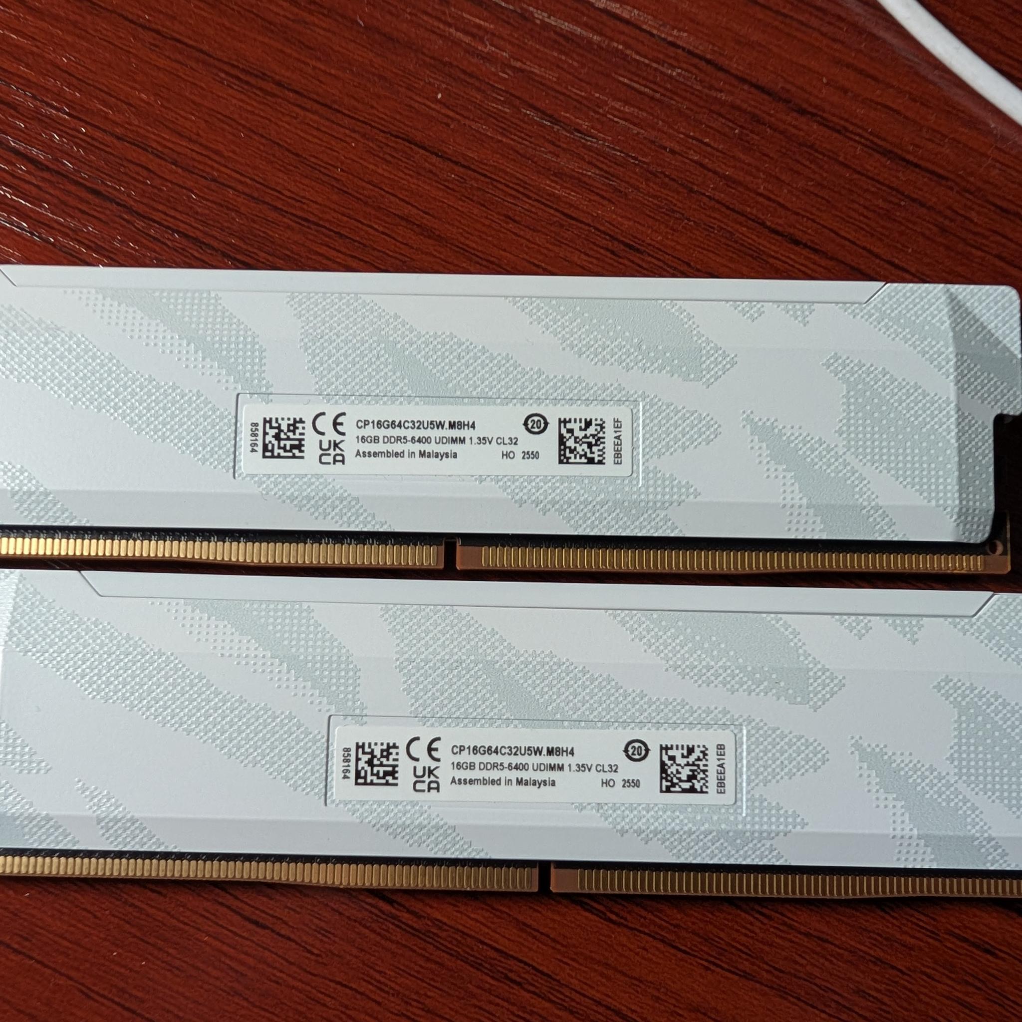 Crucial Pro OC 32GB (2x16GB) DDR5 6400 CL32 RAM