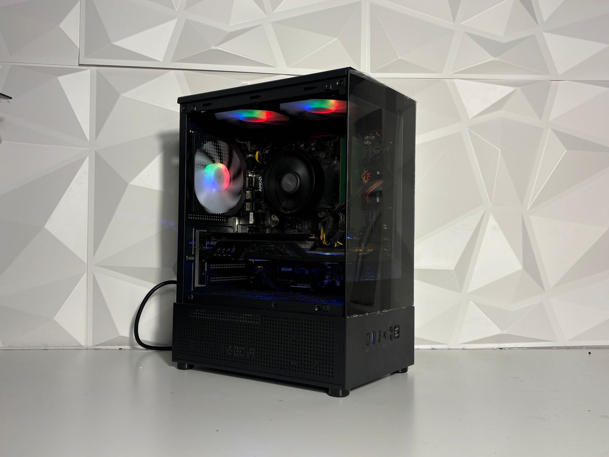 Crimson Valley Pro - Intel Core i5 8600, RTX 2060, 16GB DDR4, 960GB SSD