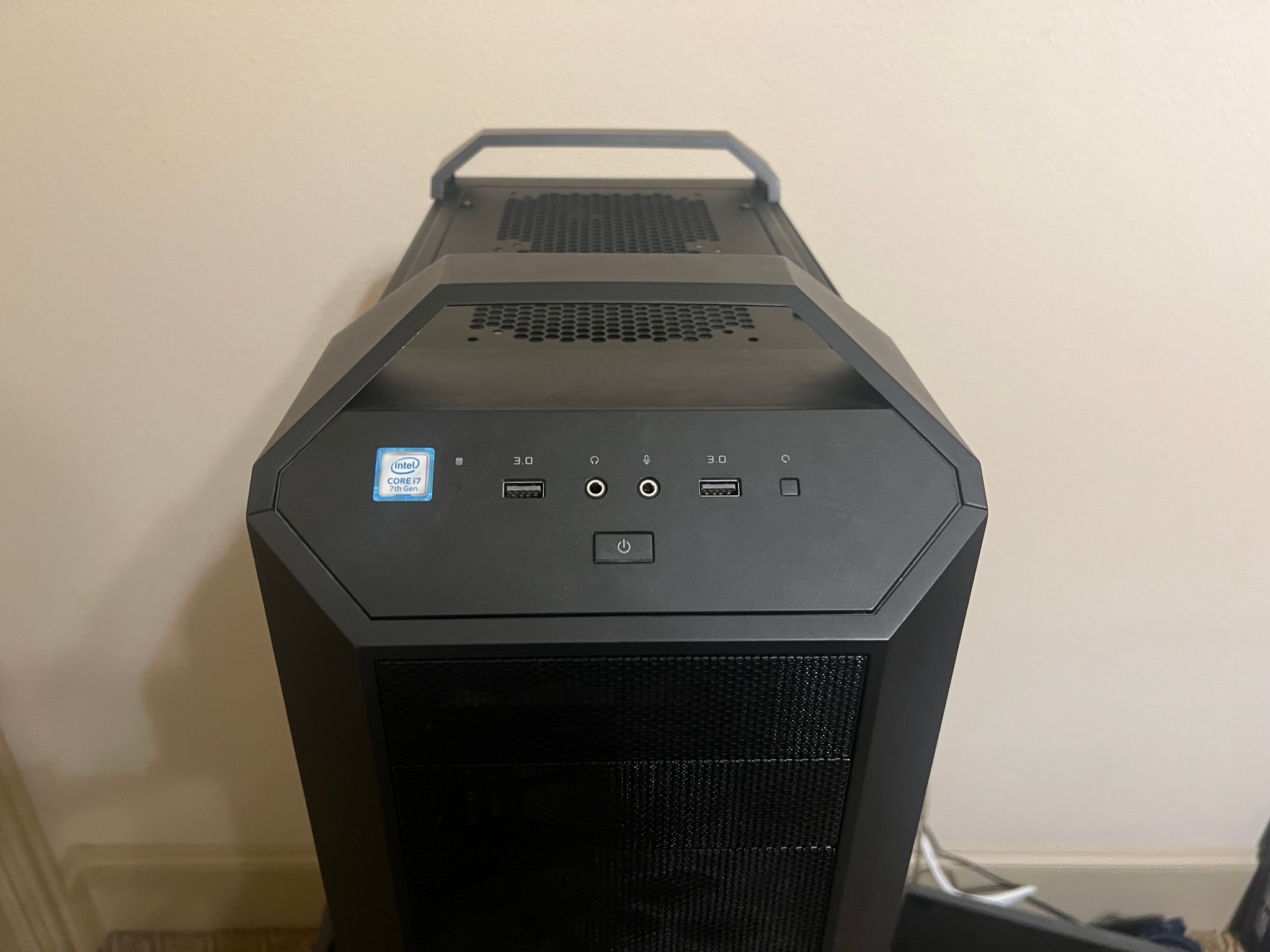 Cooler Master MasterCase Pro 5 - Screws included!