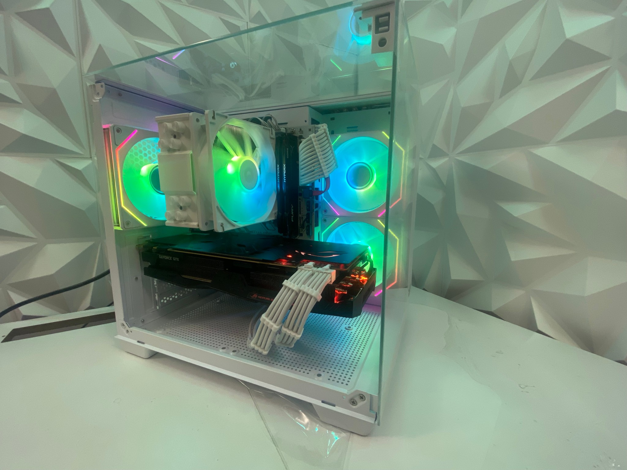 💘 💘 White Elite Build – Ryzen 7 2700 + GTX 1080 Ti 11GB | 1080p/1440p High FPS Ready