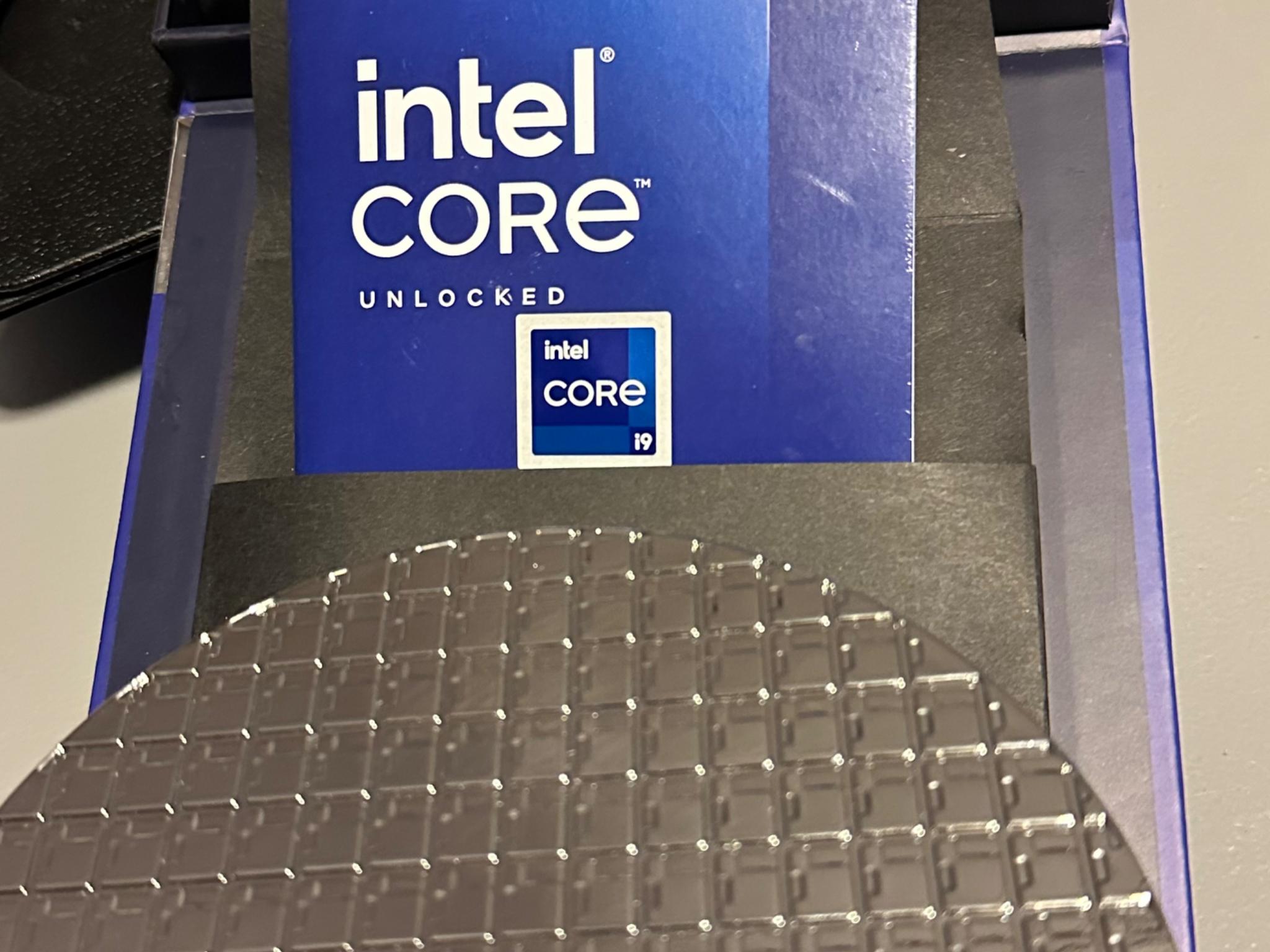Intel® Core™ i9-14900KS Desktop Processor 24 cores (8 P-cores + 16 E-cores)