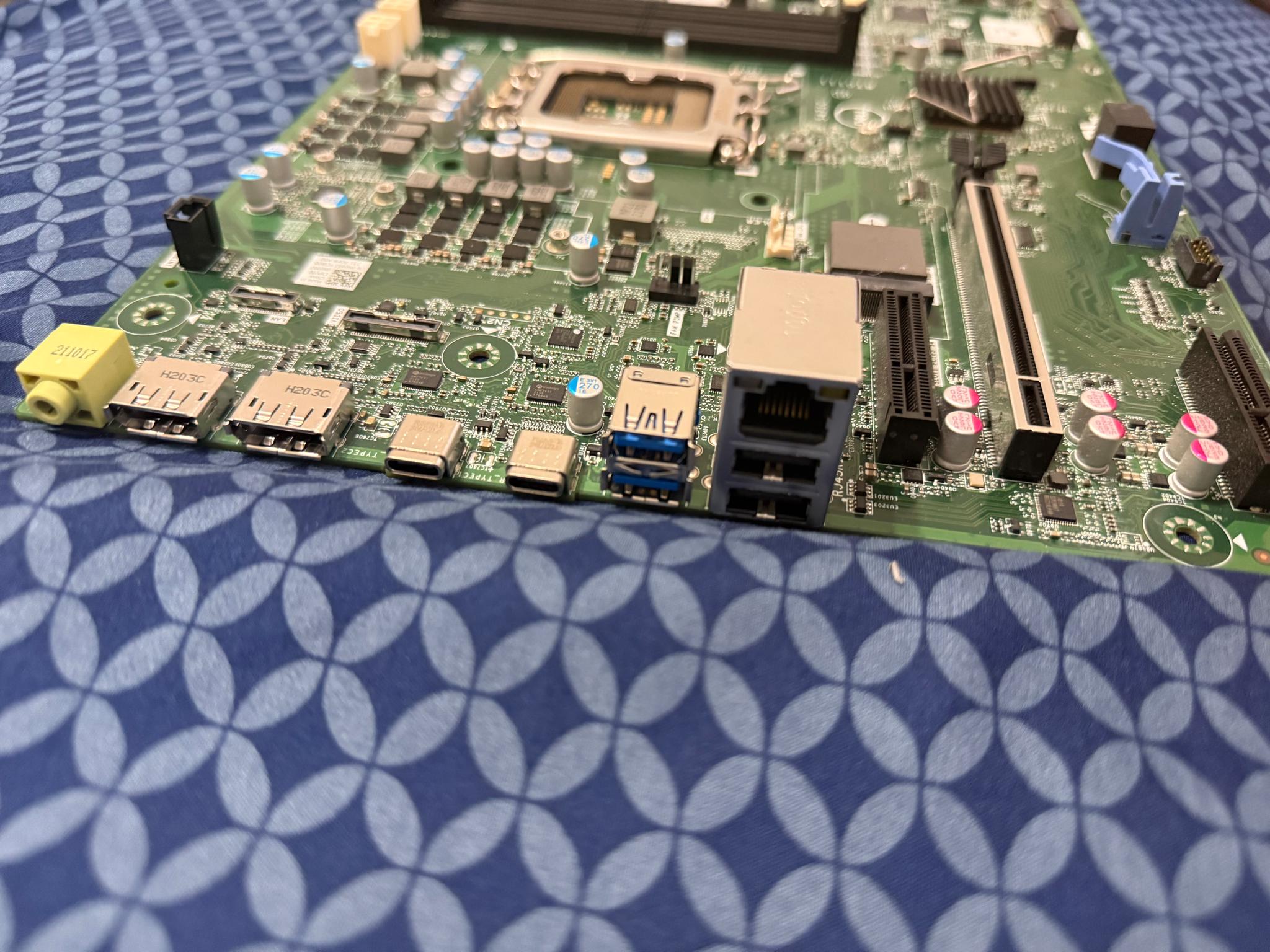 Dell motherboard lga 1700 (12th and 13th gen intel)