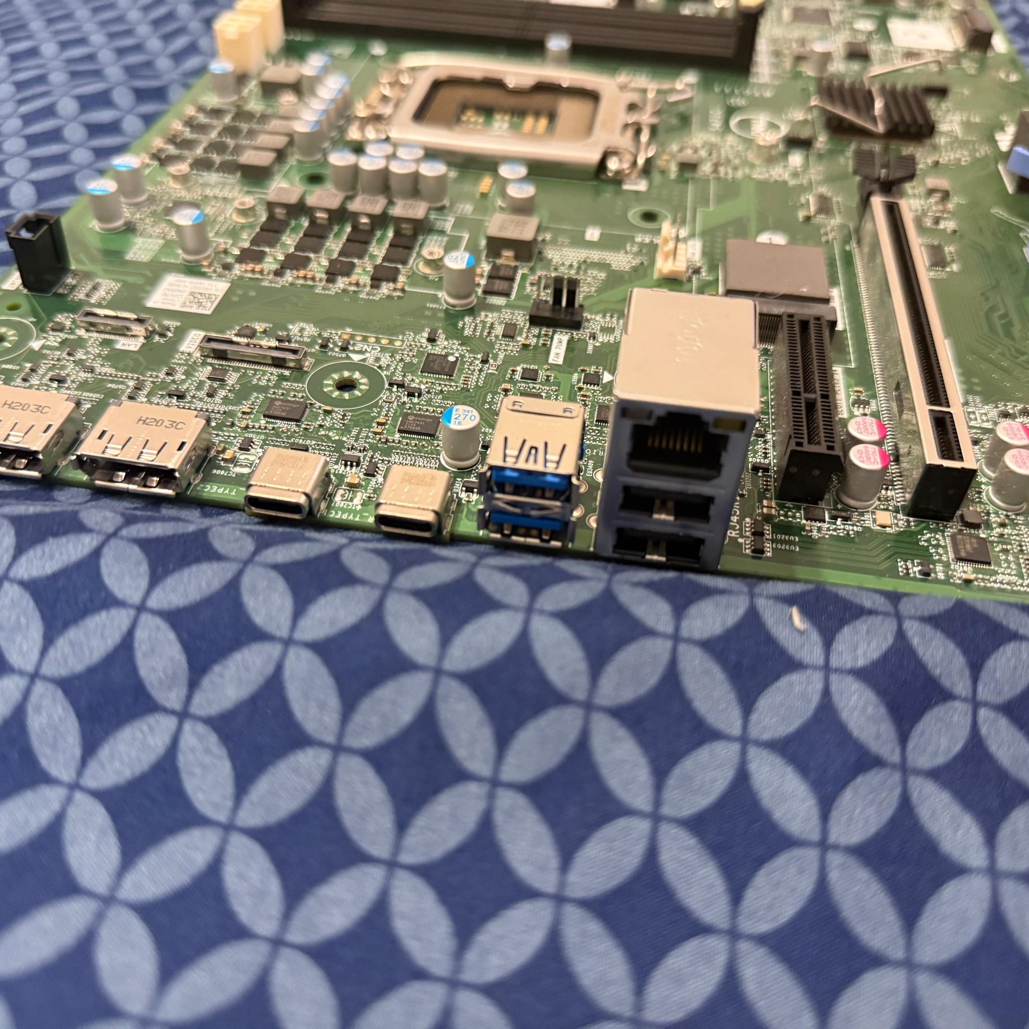 Dell motherboard lga 1700 (12th and 13th gen intel)