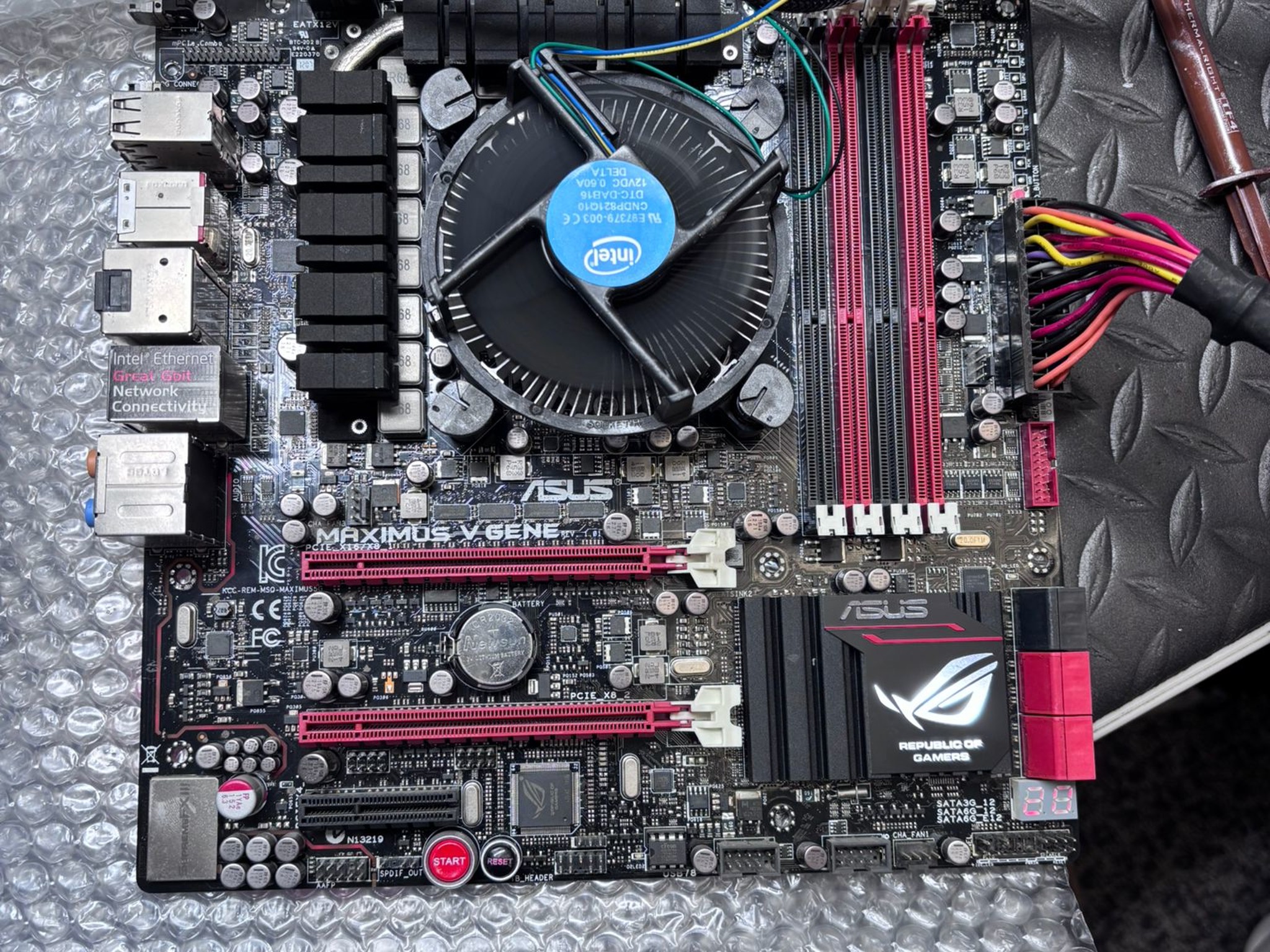 Motherboard and cpu combo it comes with an IO shield and cpu cooler (Fully tested)