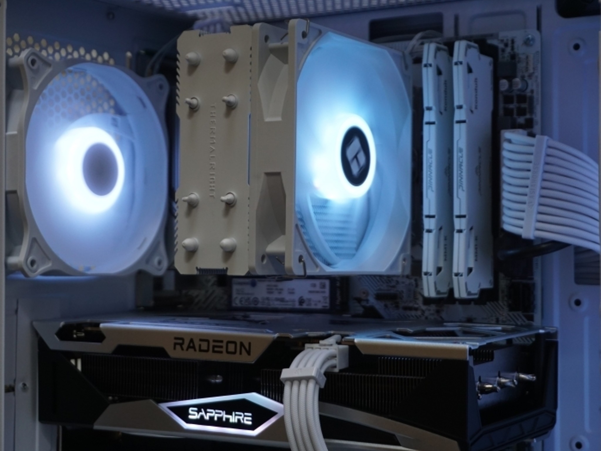 White & Silver 1080p Gaming PC! 5600X | 6650XT | 1TB NVME | 32GB RAM | WIFI/BT | Win 11 Pro