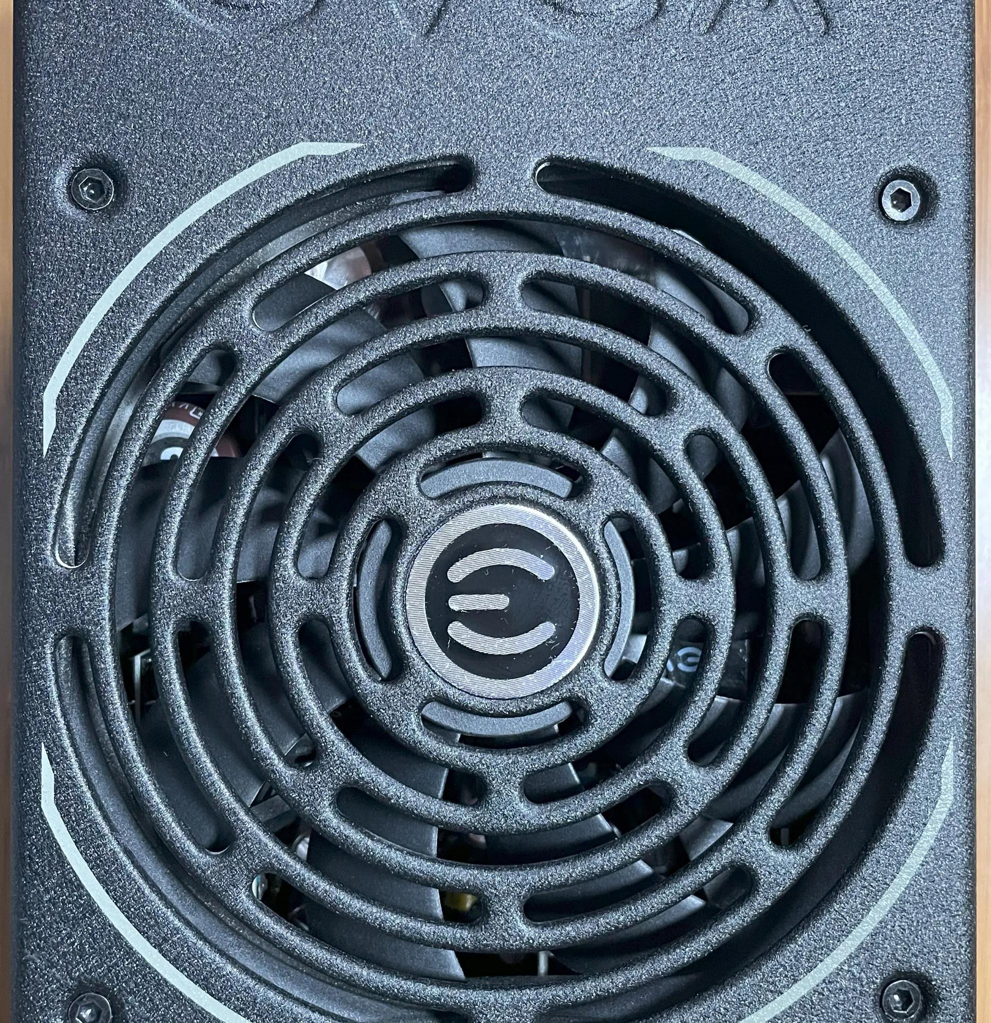 EVGA SuperNOVA 1600 T2, 80+ TITANIUM 1600W
