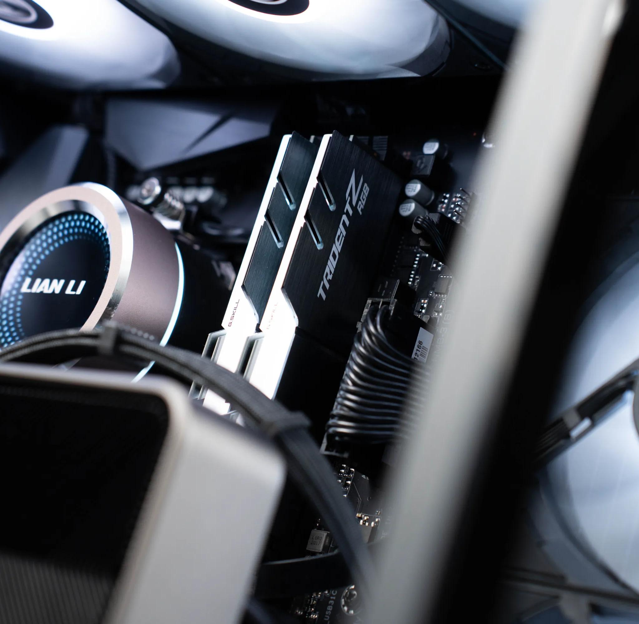 ~Nighthawk~ (RTX 3080 FE | Ryzen 7 | 32gb RAM | 1tb SSD | Bluetooth | WiFi)