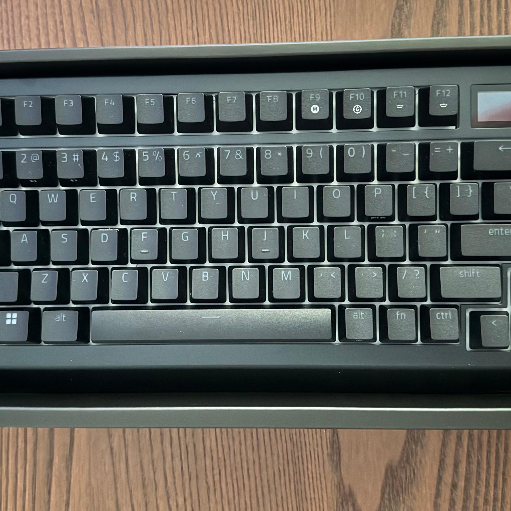 Razer Blackwidow v4 Pro 75% OLED