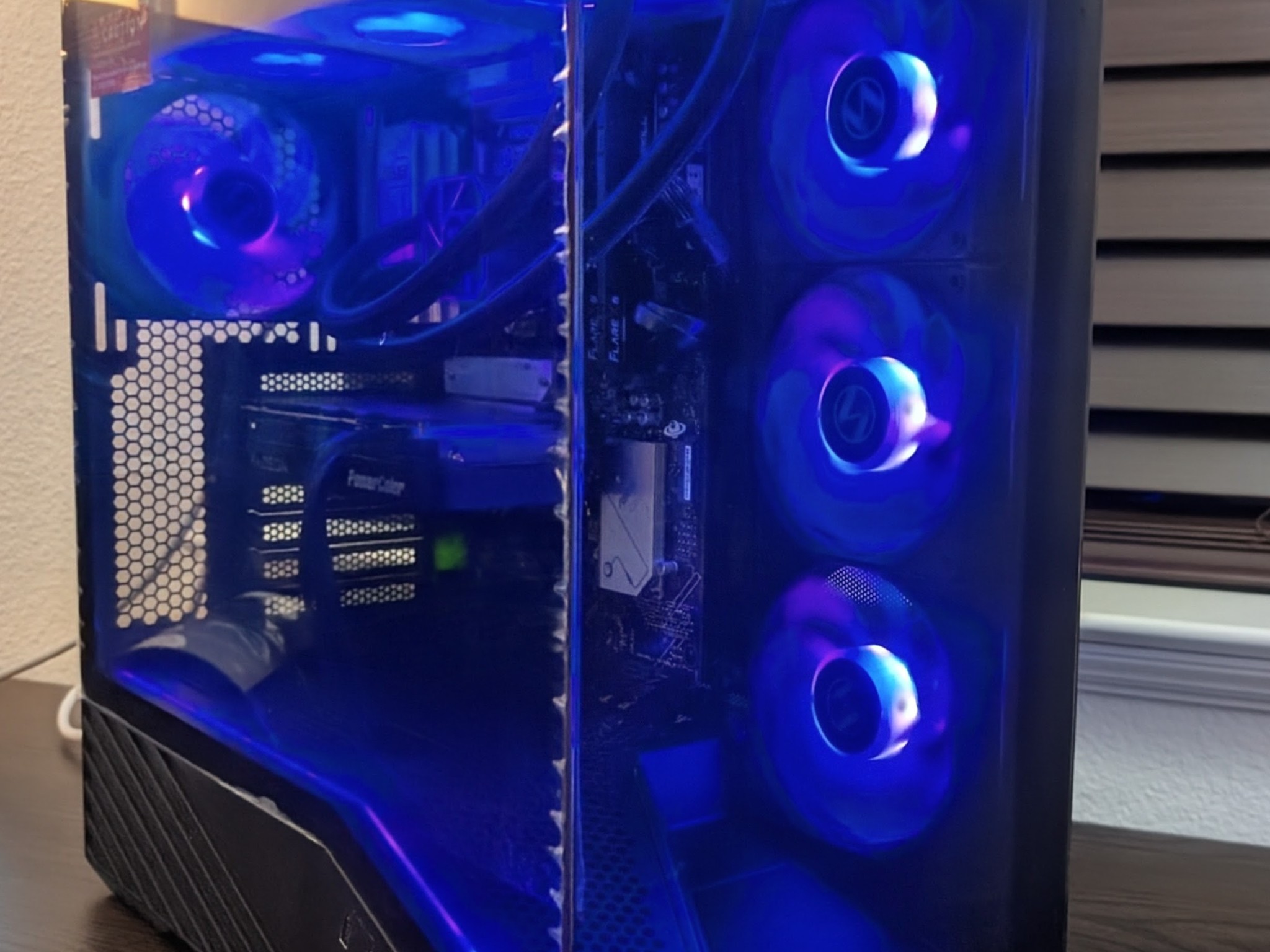 Ryzen 5 7600X |RX 9060 XT 16GB | 32GB DDR5 |256GB + 1TB NVMe SSD | Wifi | Windows 11 | Gaming PC