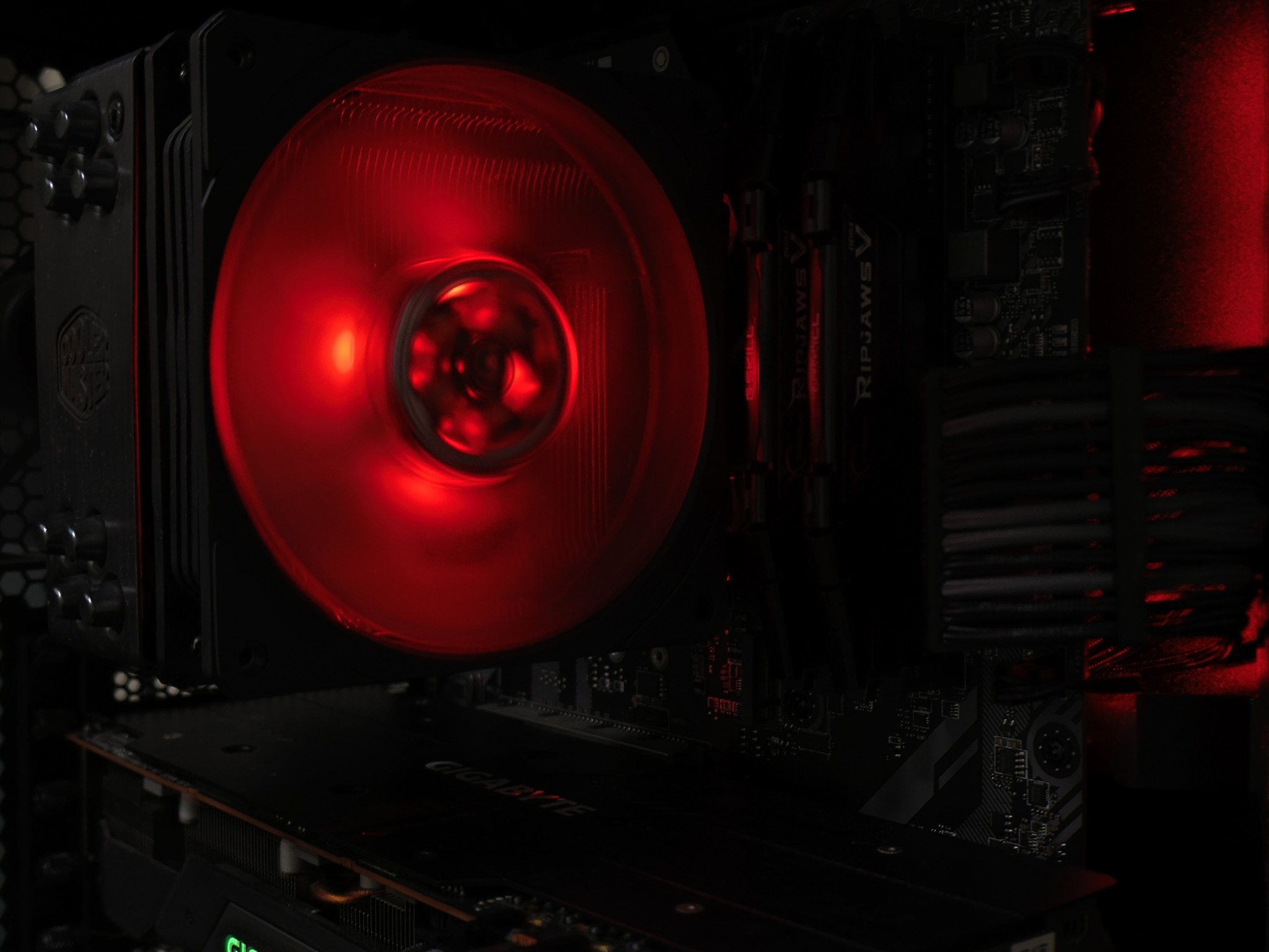 🎮 Mid-Range Stealth Gaming PC -- Ryzen 5 3600 | RX 5700 XT 8GB | 16GB RAM | WIFI
