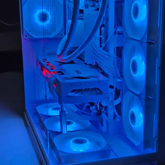 Alemoly #0002 — High-Performance 1440p / 4k White Gaming PC