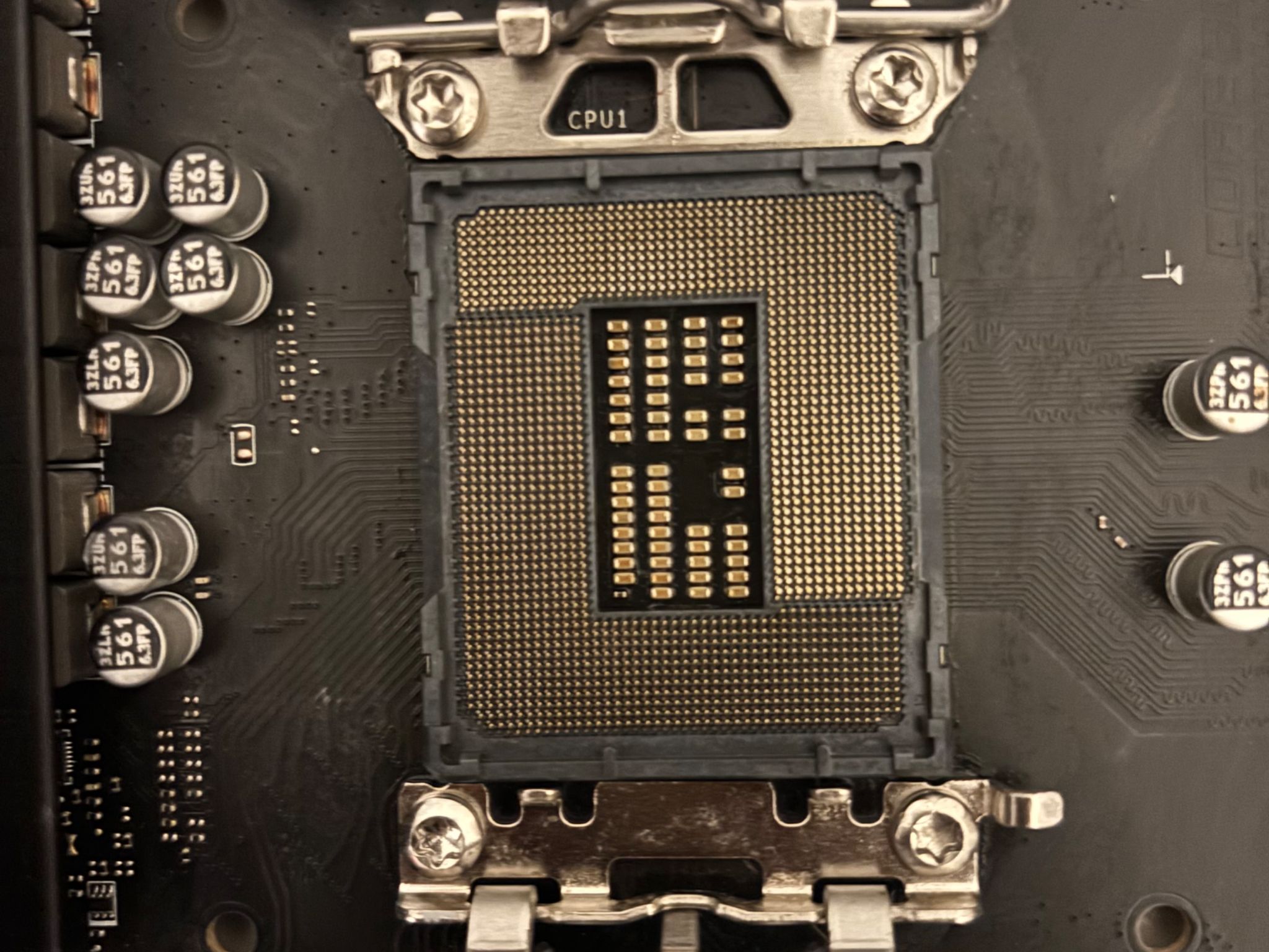 MSI MAG B760 Tomahawk WiFi Gaming Motherboard DDR4 (LGA 1700, DDR4, PCIe 5.0, Wi-Fi 6E, ATX)
