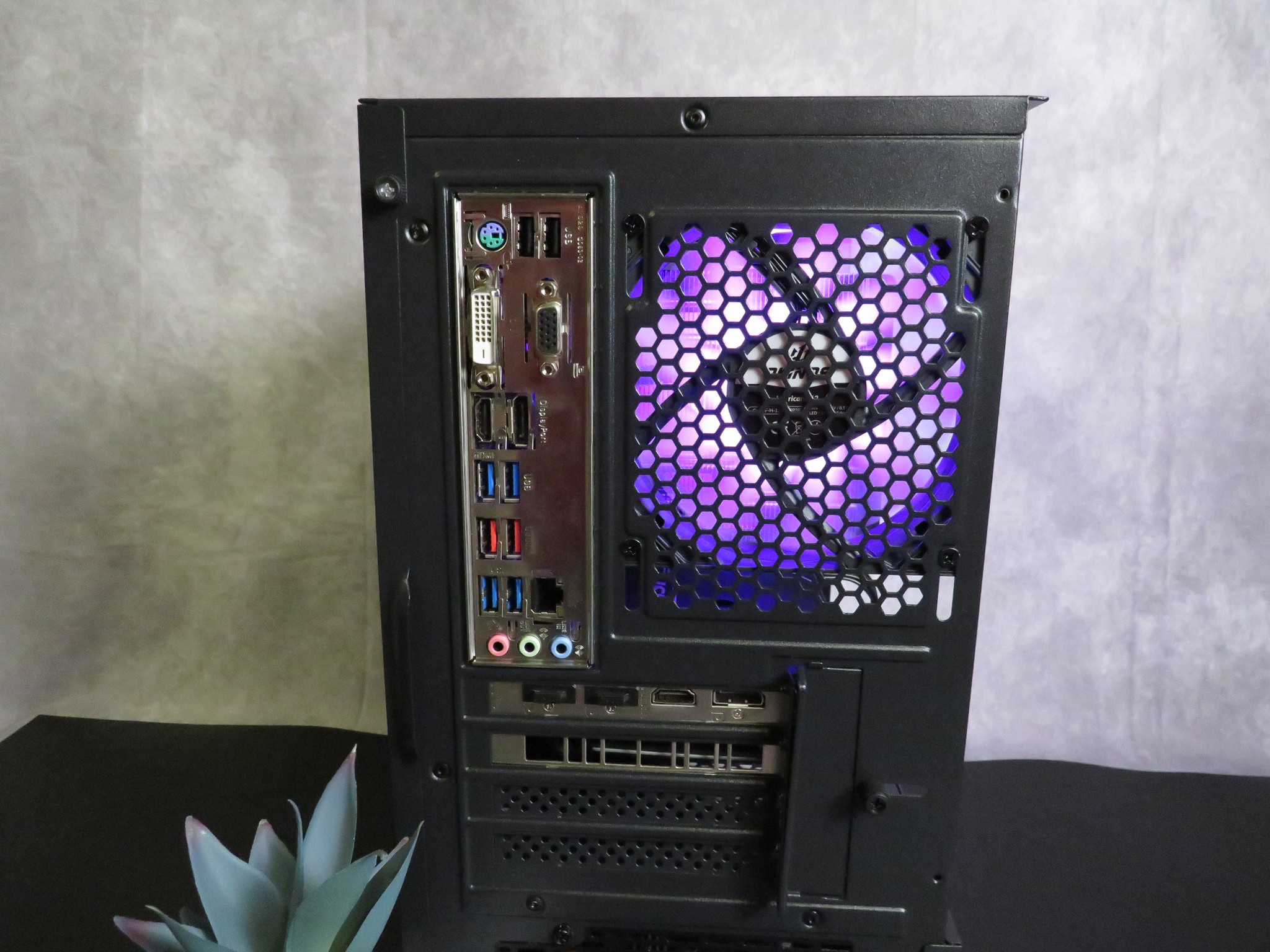 Mid-Range Gamer: Ryzen 5 5500 + MSI GTX 1660 Super + 16 GB DDR4 + 1 TB SSD